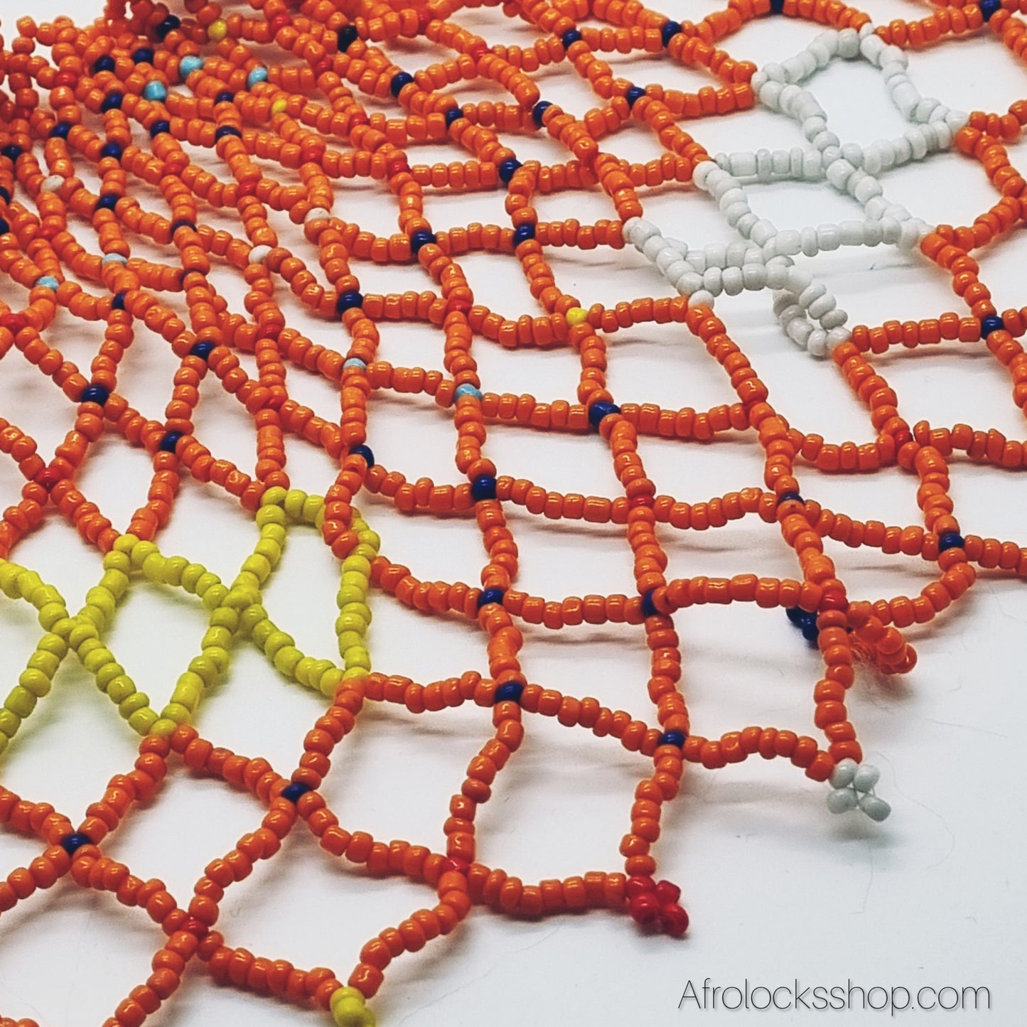 Collerette Maasaï en perles – Plastron ethnique orange fait main