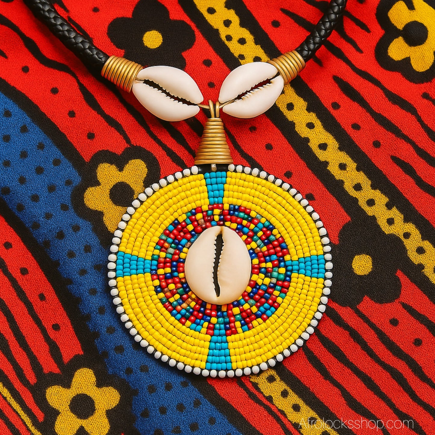 Collier ras-de-cou cuir, perles & cauris – fait main au Kenya 🇰🇪