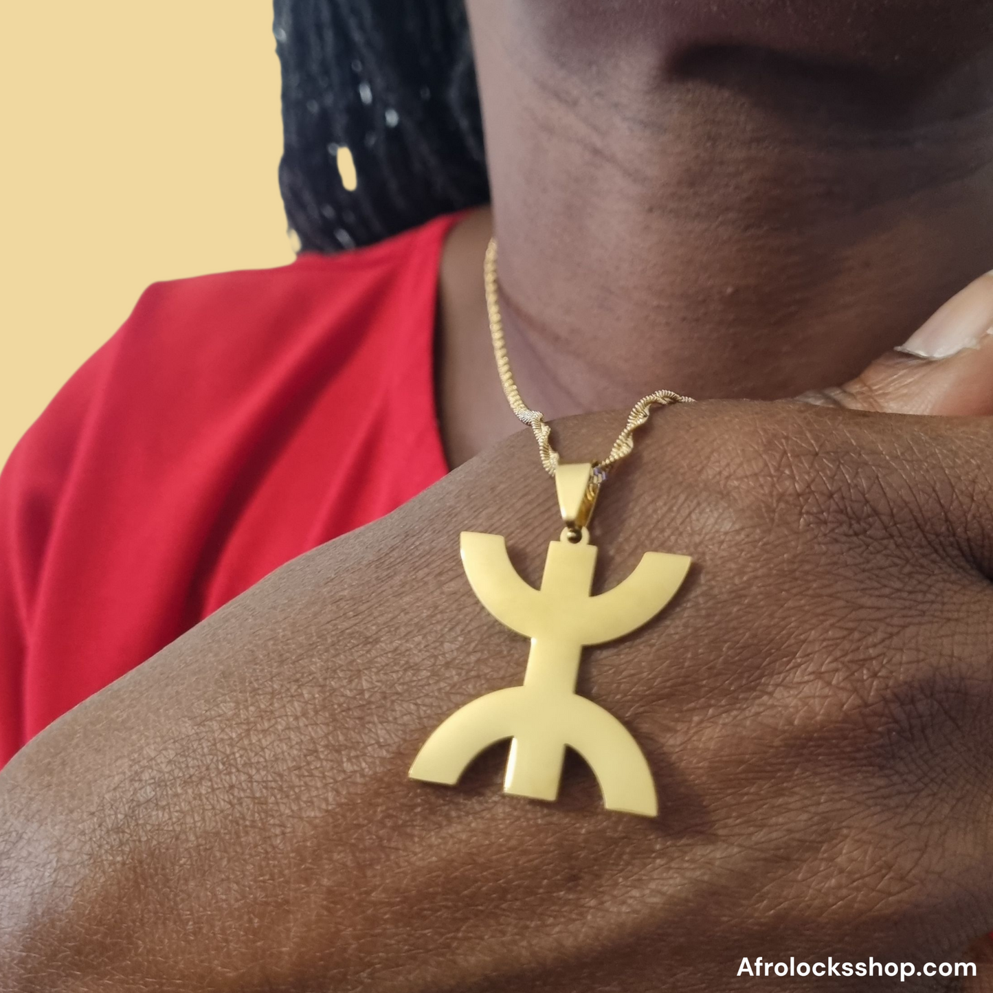 Collier Yaz – symbole Berbere de liberté – acier inoxydable doré, chaîne torsadée 50 cm
