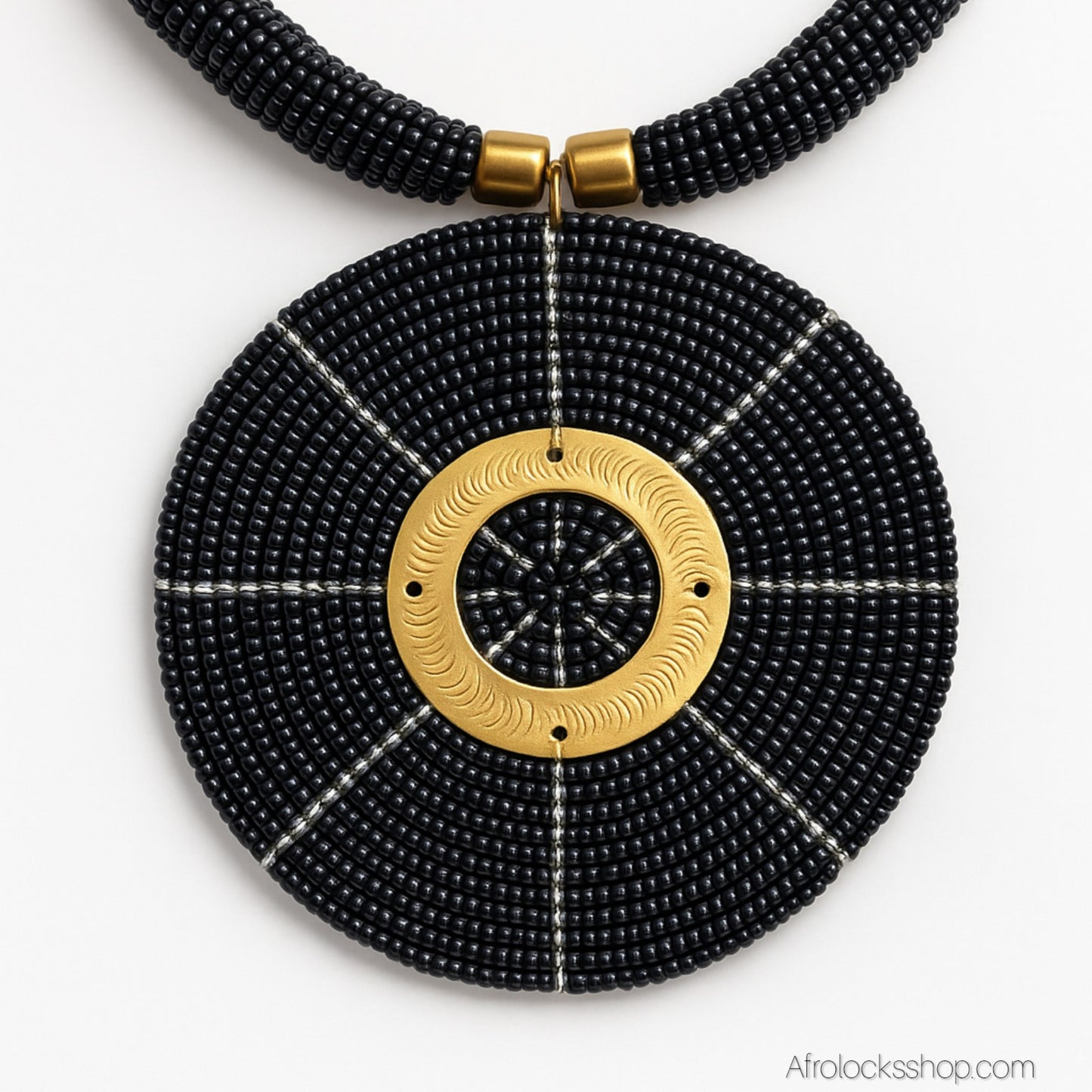 Collier disque perlé 12 cm – laiton & perles – fabrication artisanale Kenya (2 coloris)