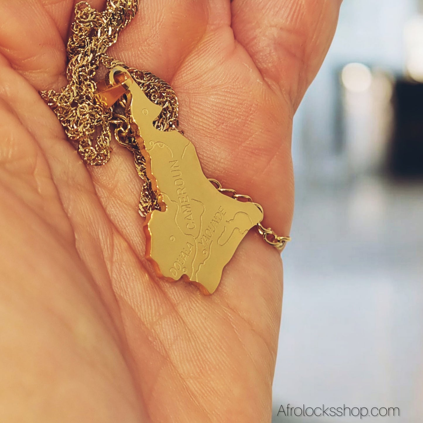 Collier carte du Cameroun – Acier inoxydable 316L doré
