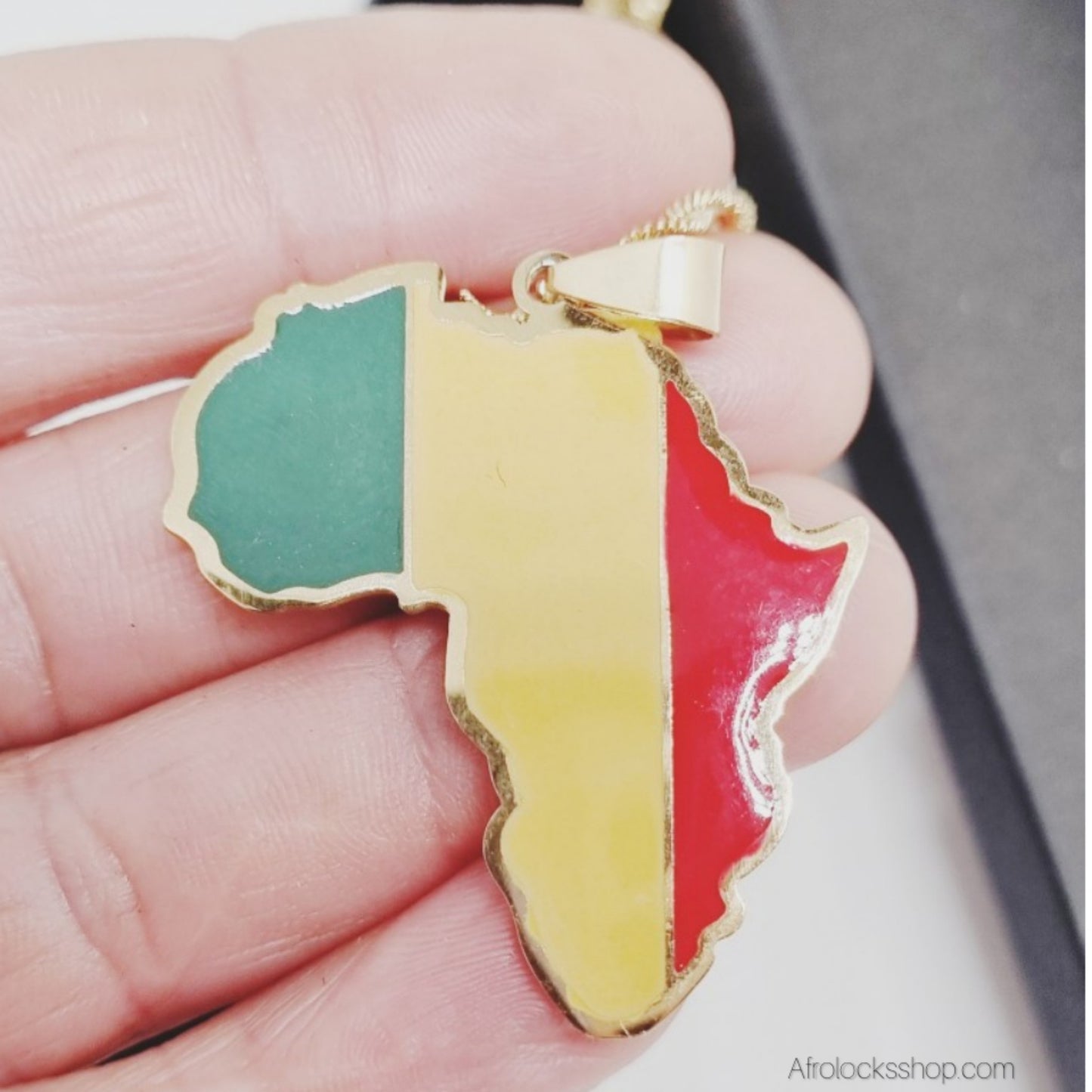 Collier Afrique rasta en acier inoxydable – pendentif 4 cm (chaîne incluse)