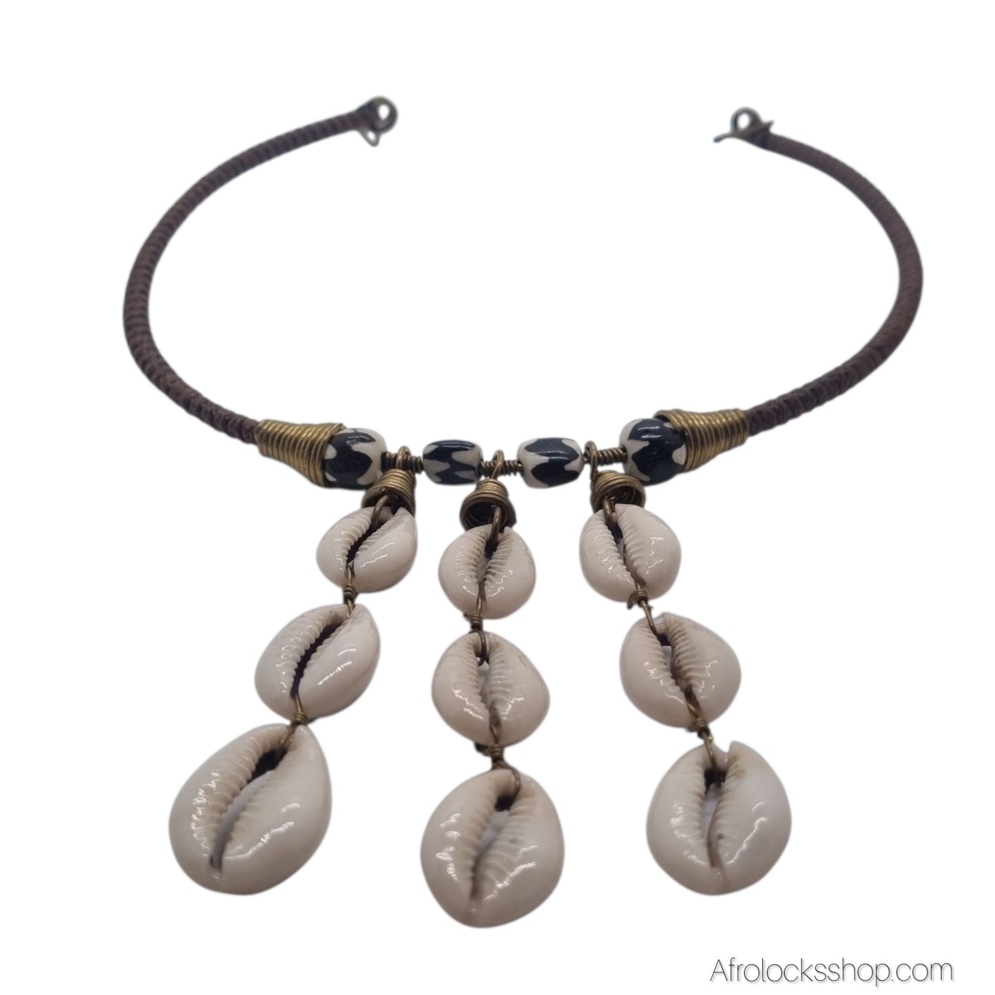 🌊 Collier à cauris – fabrication artisanale Kenya