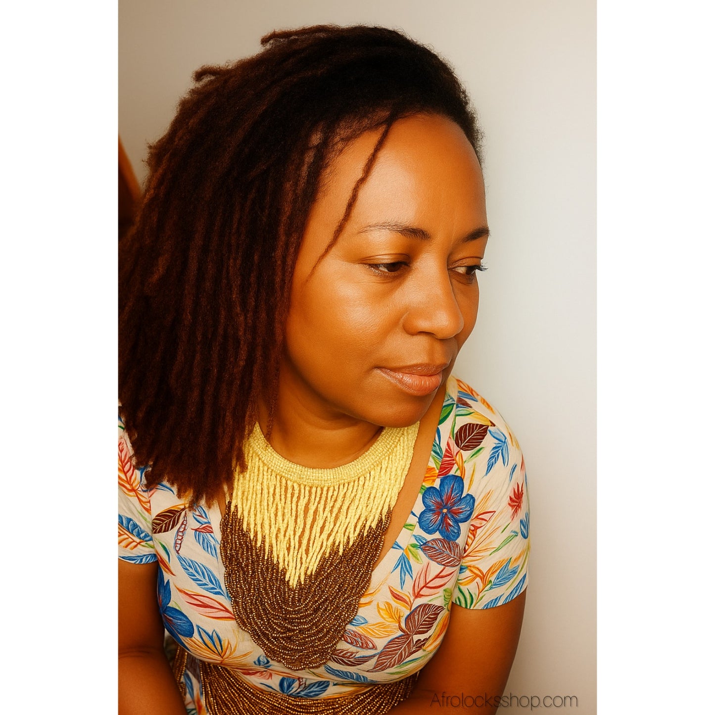 🌟 Collier plastron à franges perlées – fabrication artisanale Kenya