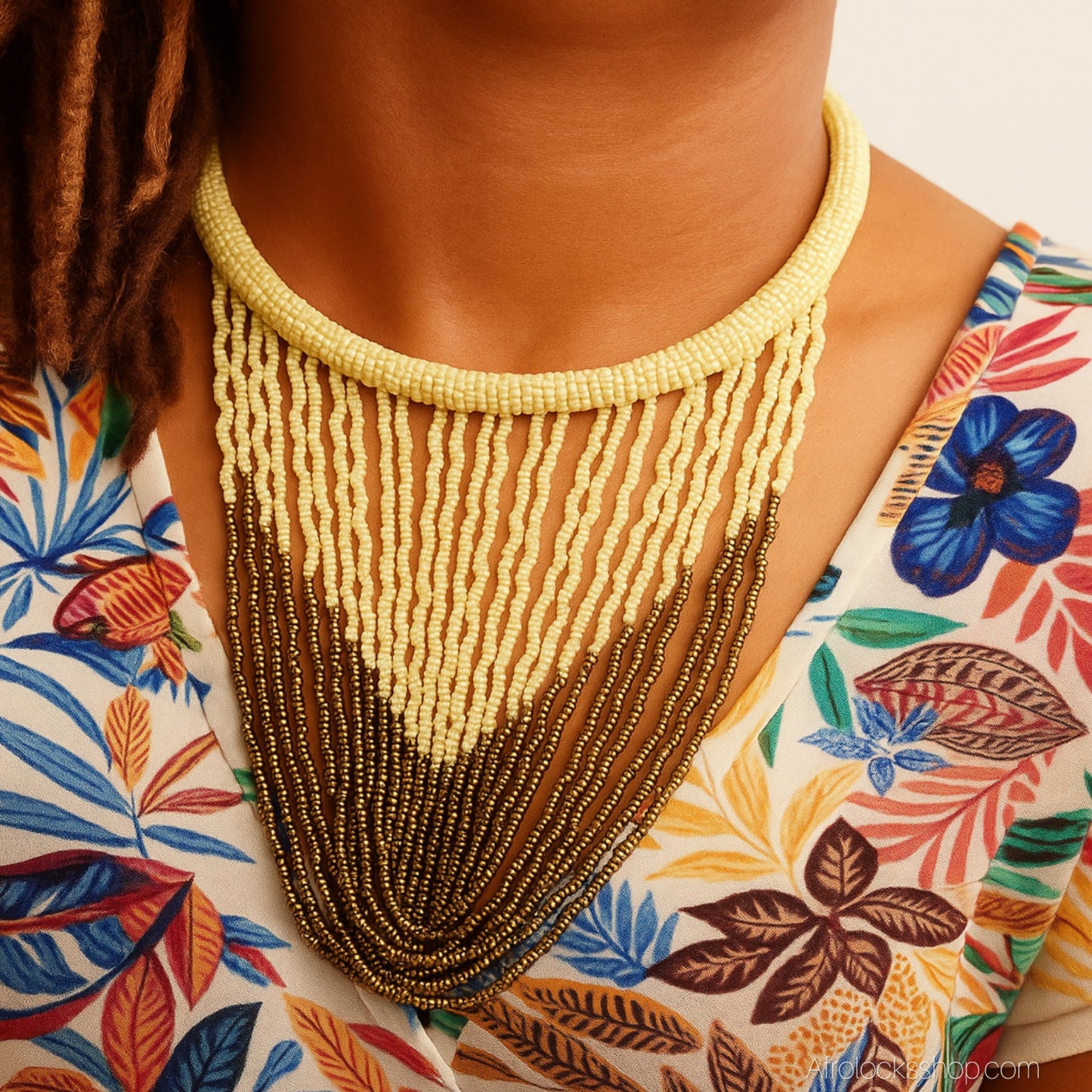 🌟 Collier plastron à franges perlées – fabrication artisanale Kenya