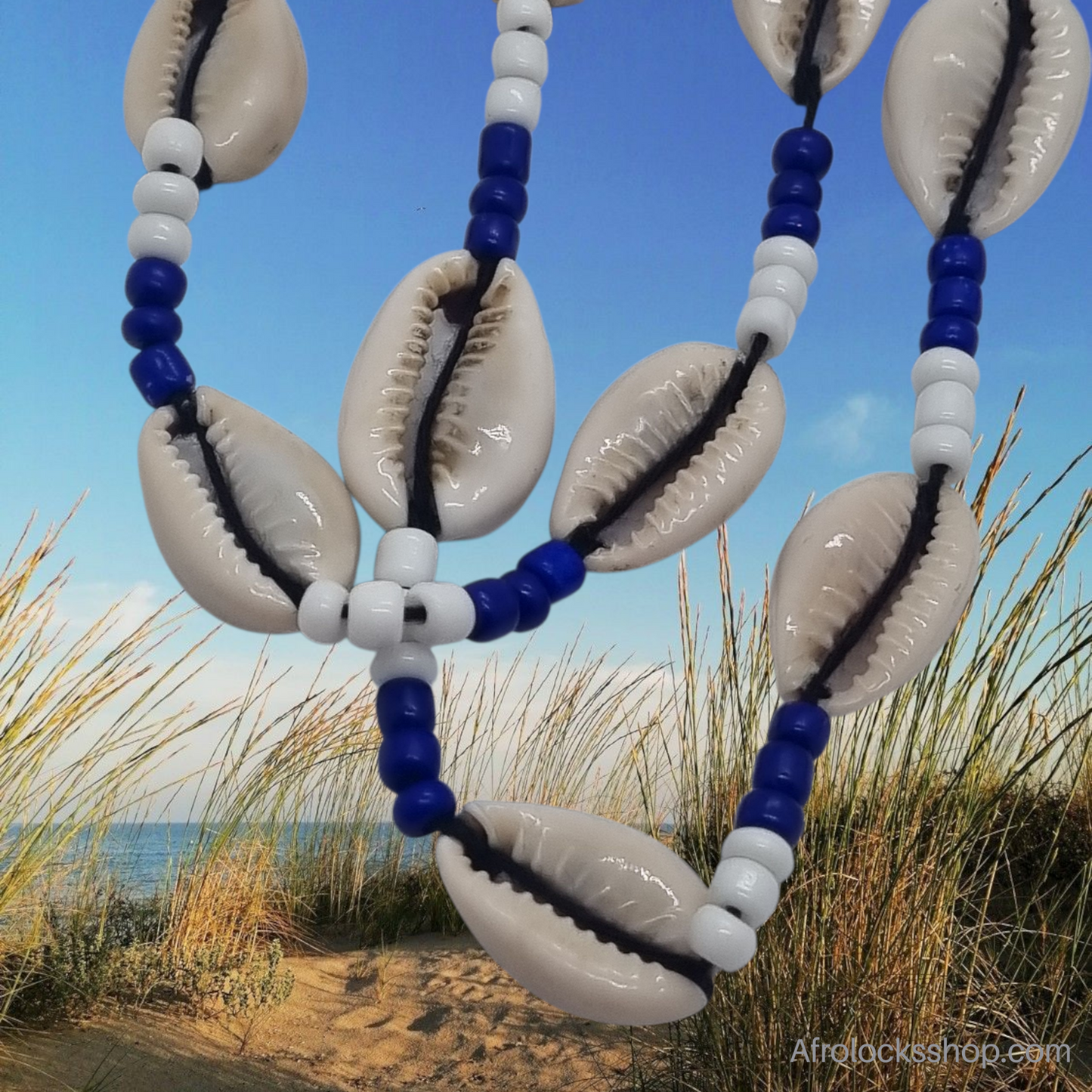 Collier long en cauris – fait main en Afrique du Sud (80 cm, 2 coloris)