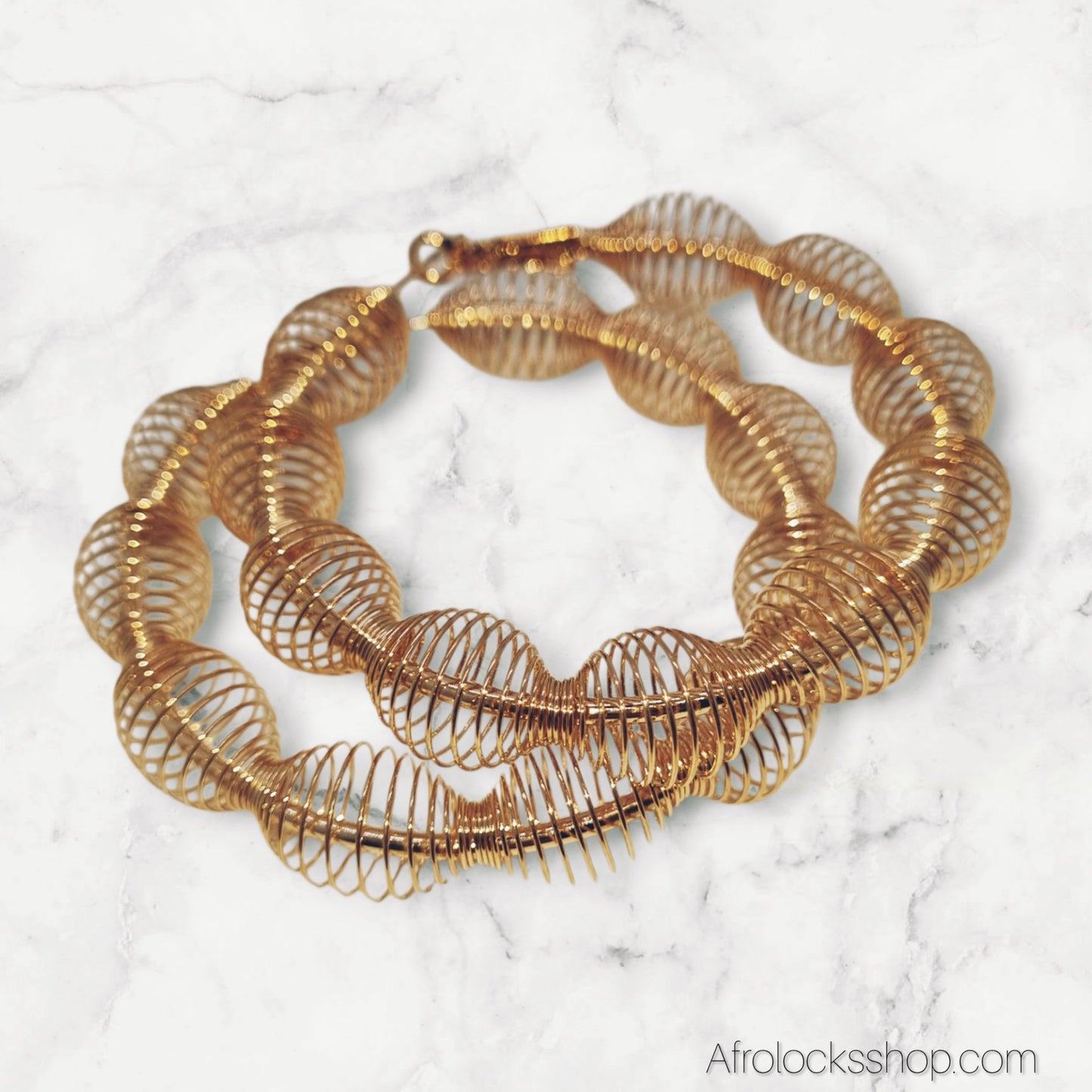 Créoles “Ressort” dorées – Grandes boucles Ø6 cm – Légères & lumineuses