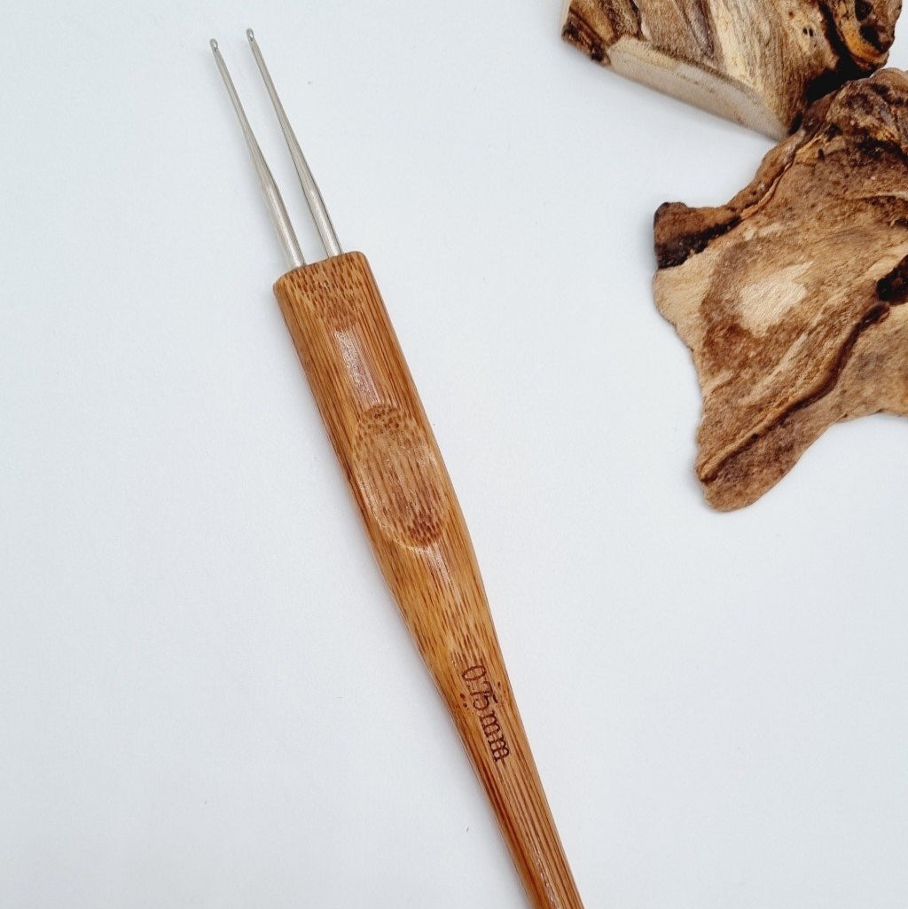 Crochet broderie manche bois bout pointu-SQ9240277