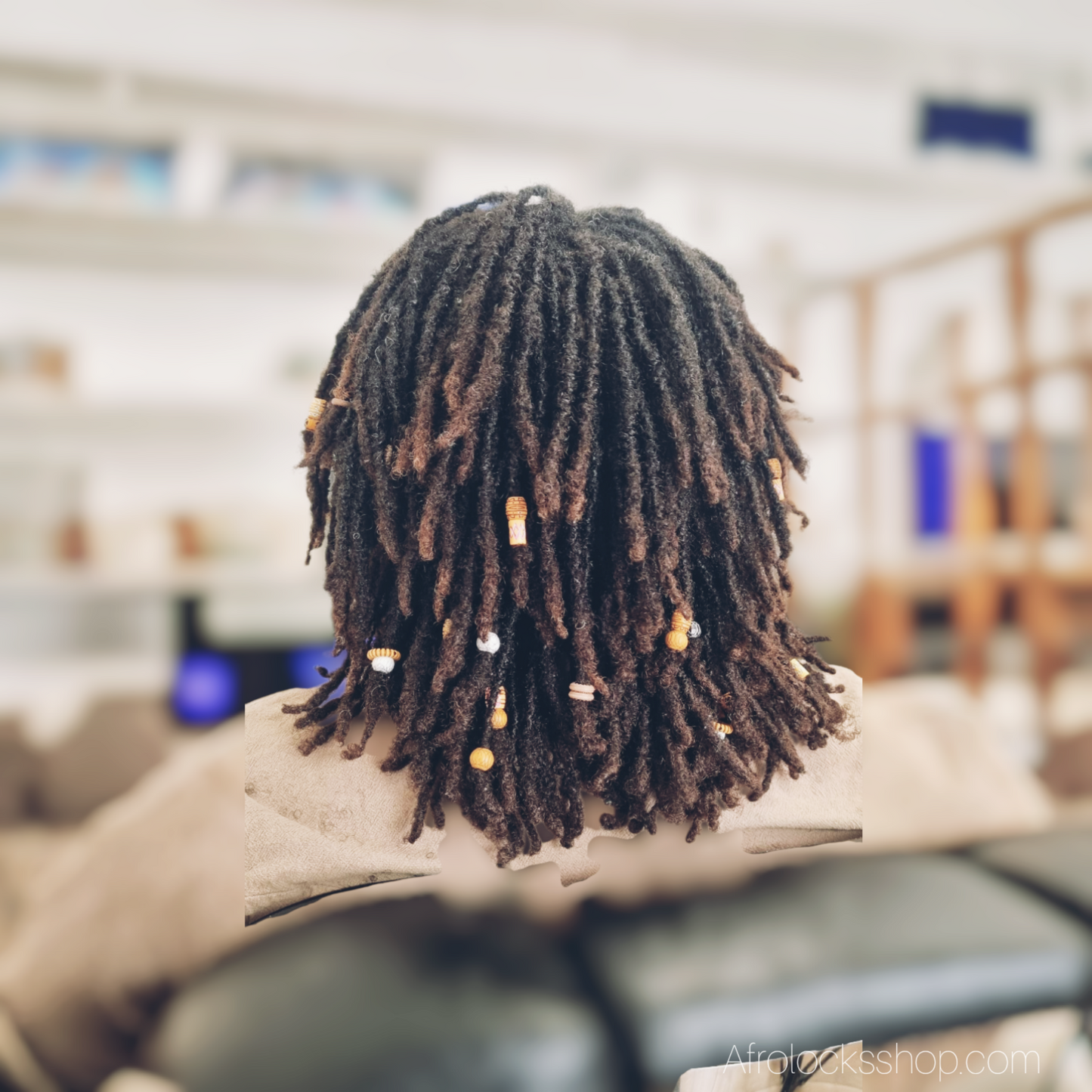 Perles cheveux imitation bois – Lot mix 50 (trous 4–8 mm) | Locks, braids & twists – acrylique léger 🌍