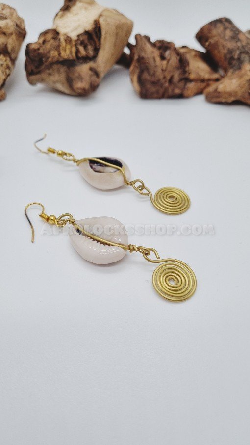 Boucles d'oreilles tribales bijou africain avec cauri
