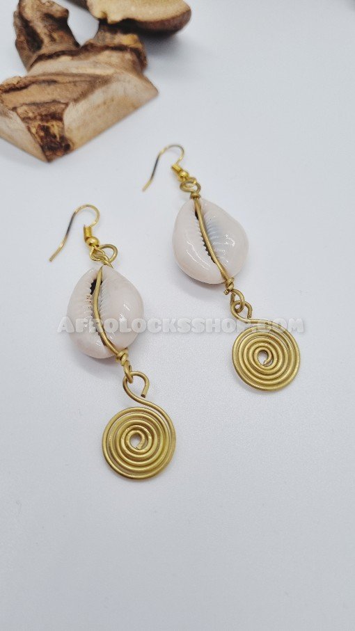 Boucles d'oreilles tribales bijou africain avec cauri
