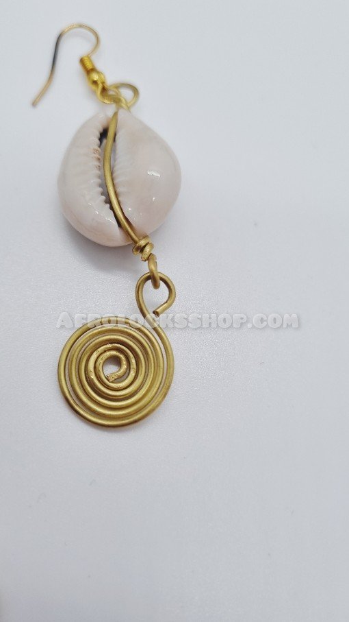 Boucles d'oreilles tribales bijou africain avec cauri