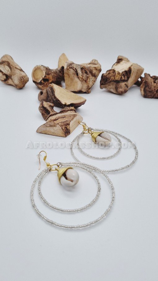 Boucles d'oreilles africaines made in kenya créoles perles et cauri