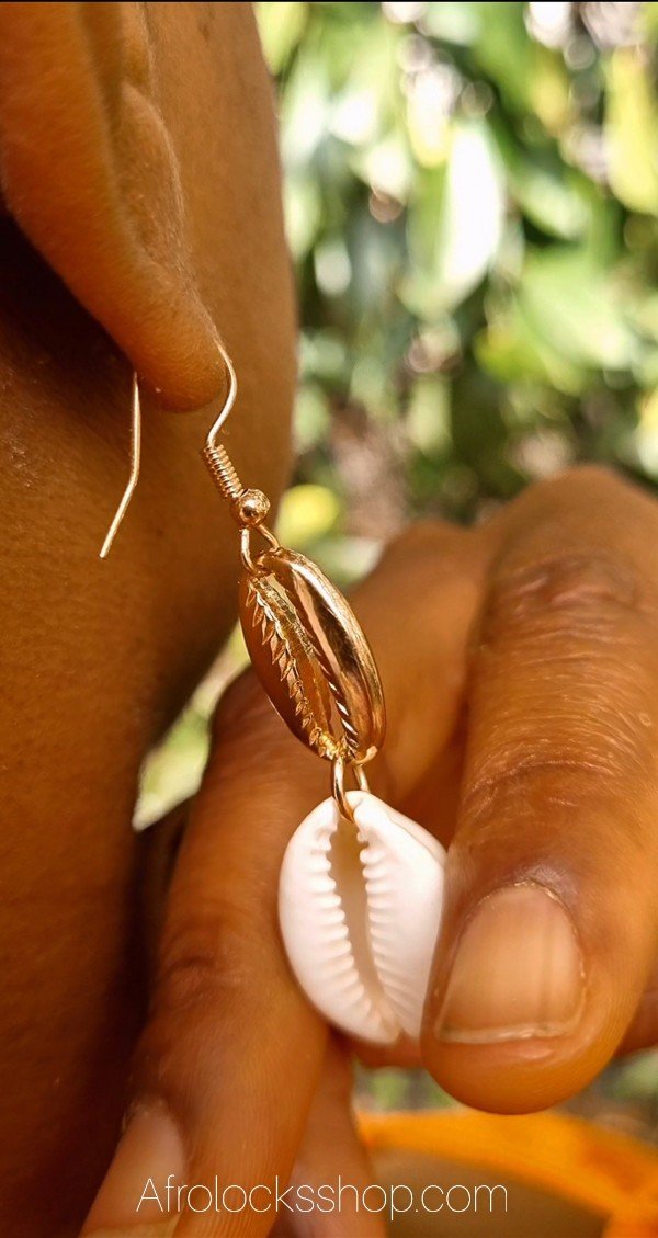 Boucles d'oreilles pendentif cauri
