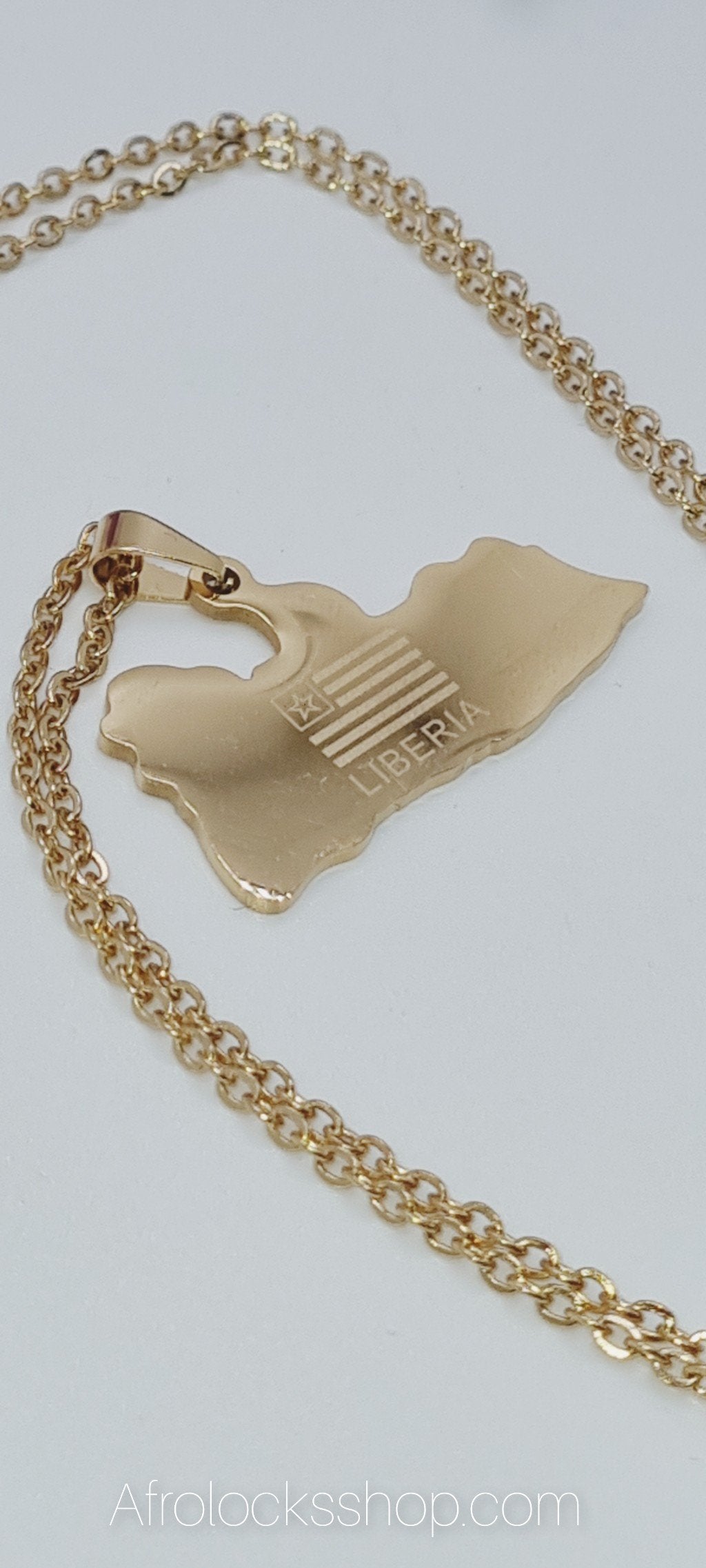 Collier chaîne pendentif Libéria plaqué or