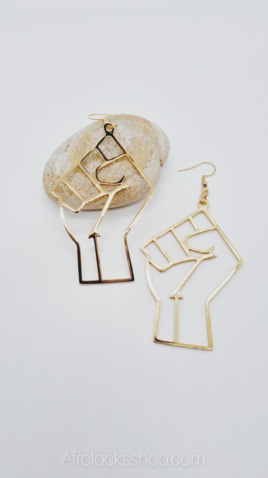 Boucles d'oreilles plaqué or poing levé-SQ0878824