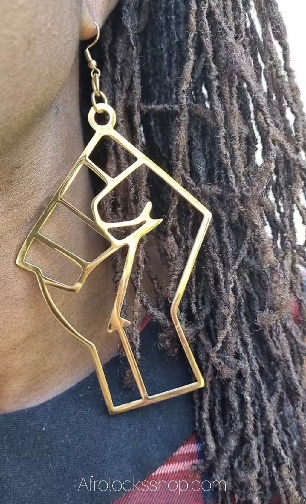 Boucles d'oreilles plaqué or poing levé-SQ0878824