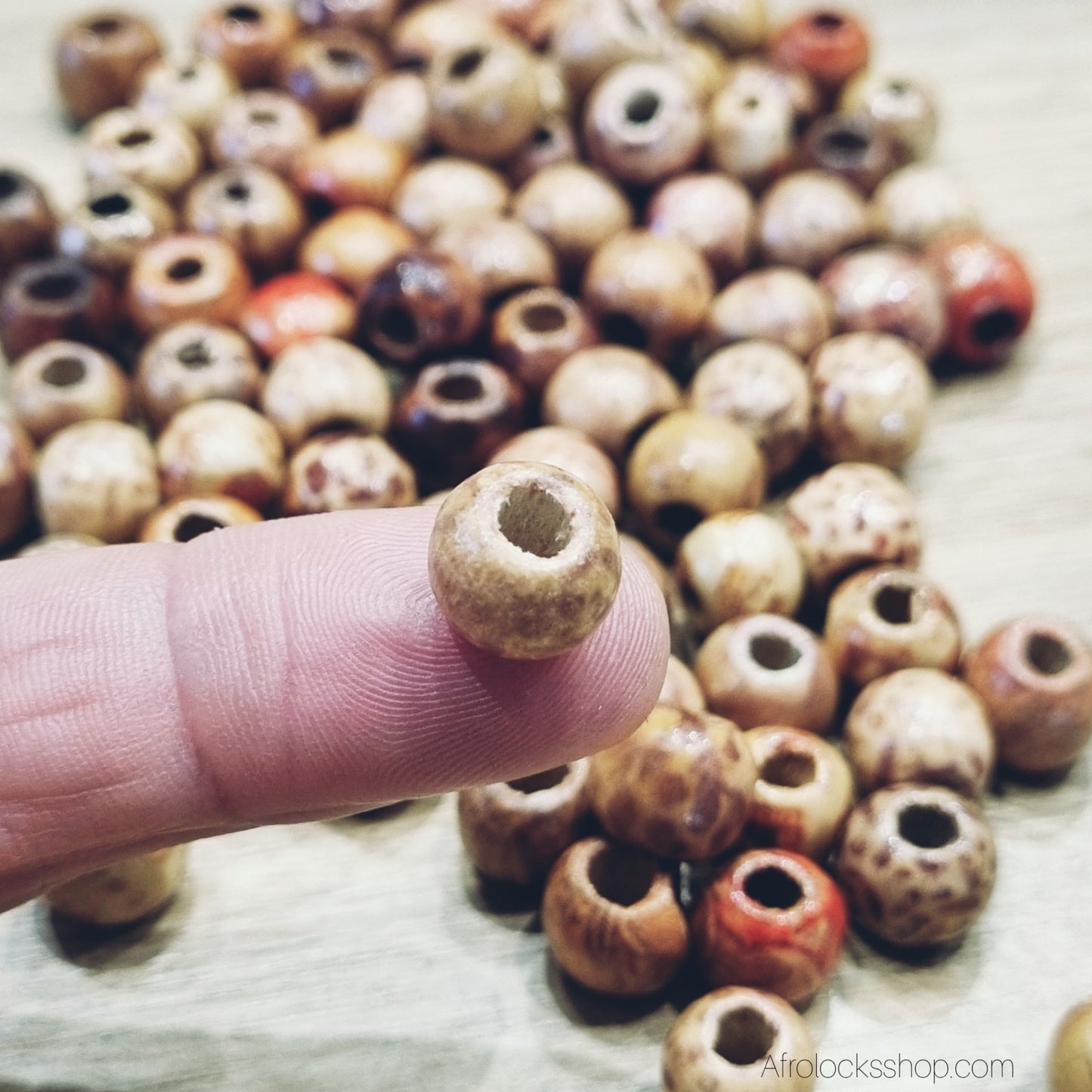 Perles en bois naturelles – lot de 100 perles pour locks, tresses ou barbe (12 mm)