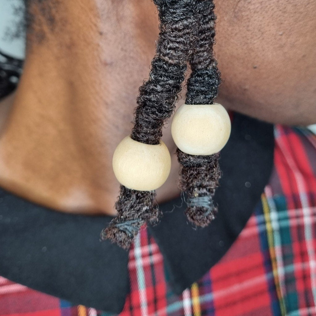 Lot de 50 grosses perles en bois naturel