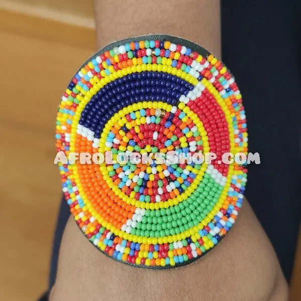 Manchette_laiton_perles_ajustable_fabrication_artisanale_du_Kenya_couleurs_Maasai - Afro Locks Shop