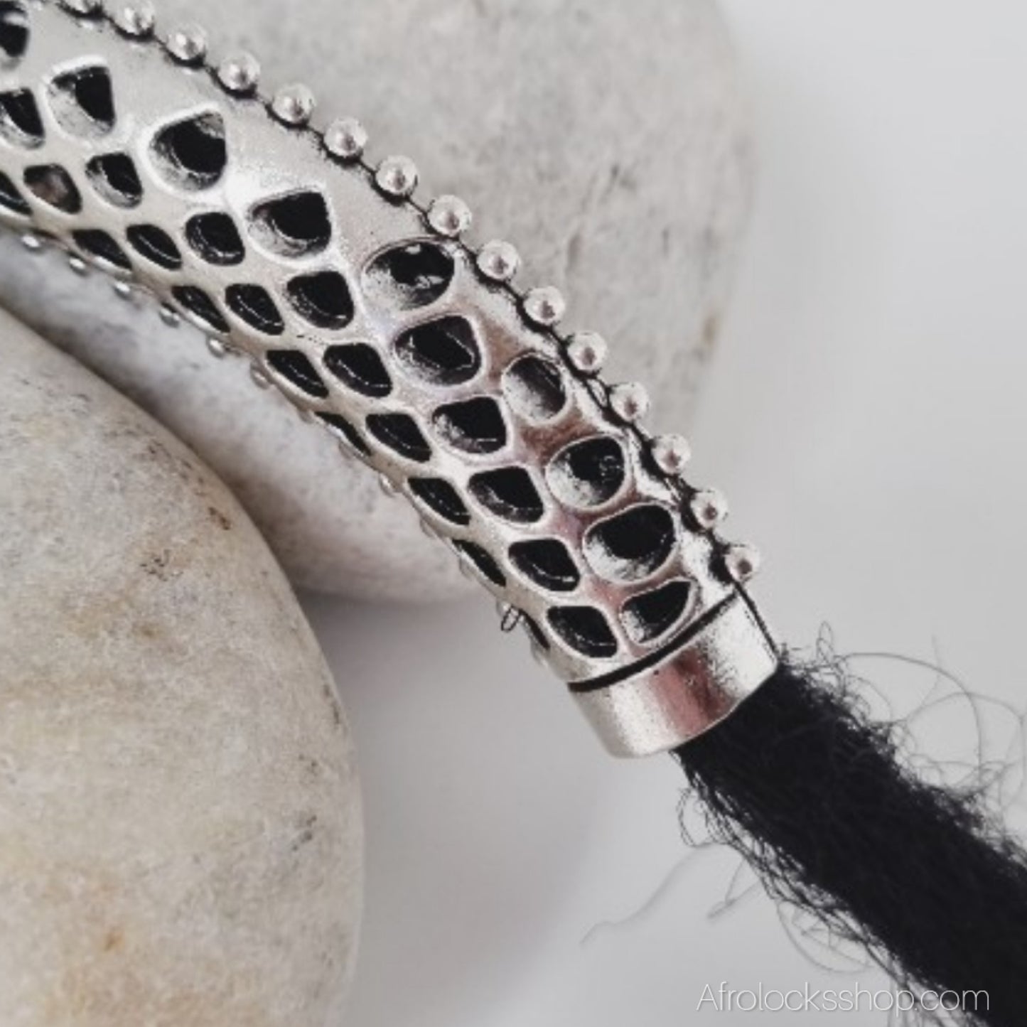 Perle de locks courbée 6,5 cm (trou 7 mm) – Finition argent vieilli