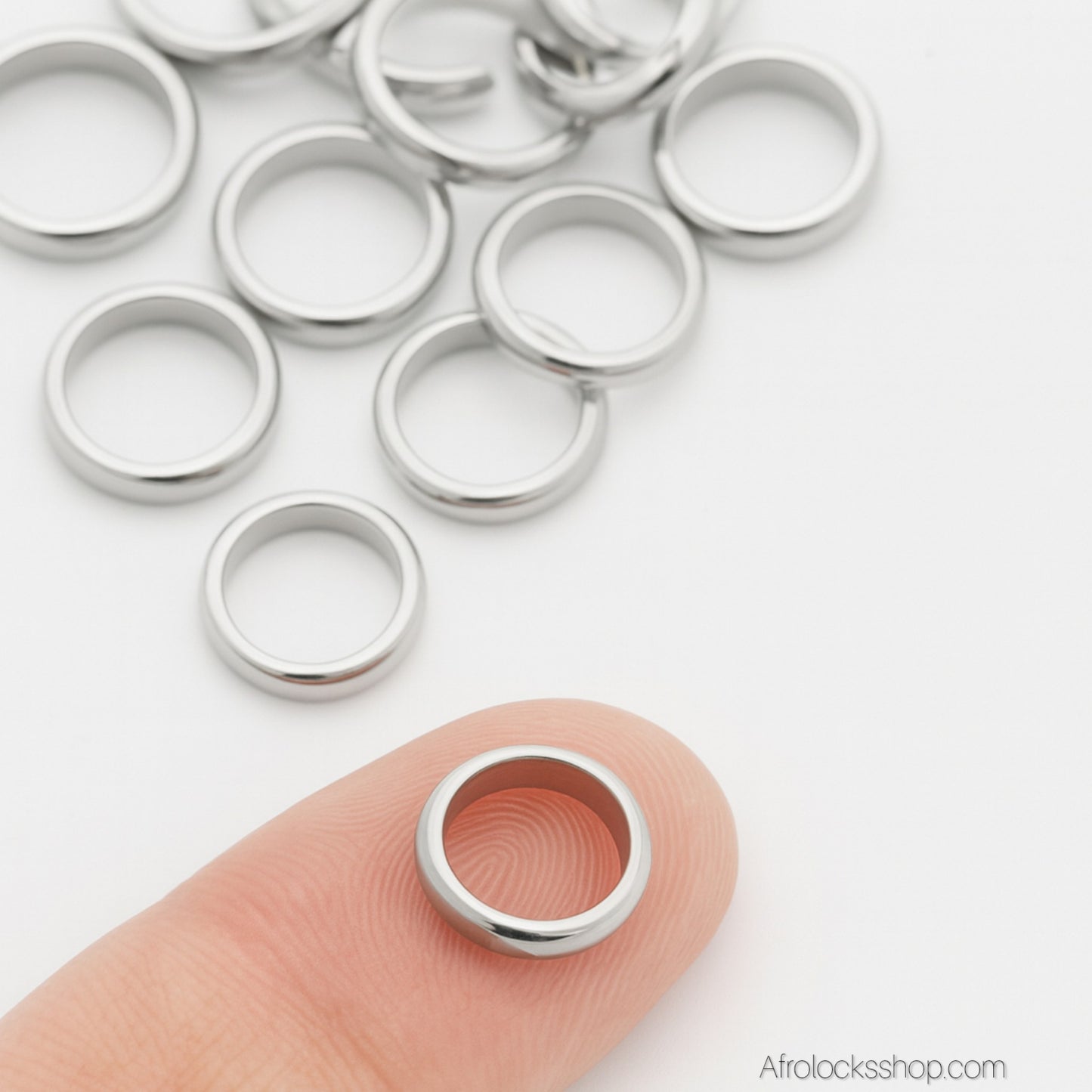 Anneaux premium pour microlocks & Sisterlocks (20 pcs) – inox & dorure épaisse ✨