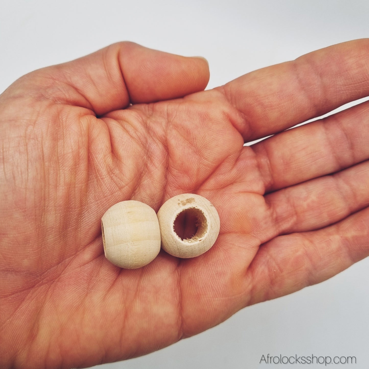 Lot 50 perles bois naturel Ø18 mm – trou XL 13 mm – spécial locks, macramé & DIY 🌿