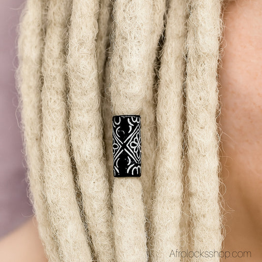 Perles tubes/tonneaux gravées – lot de 10 (10×26 mm, trou 6 mm)