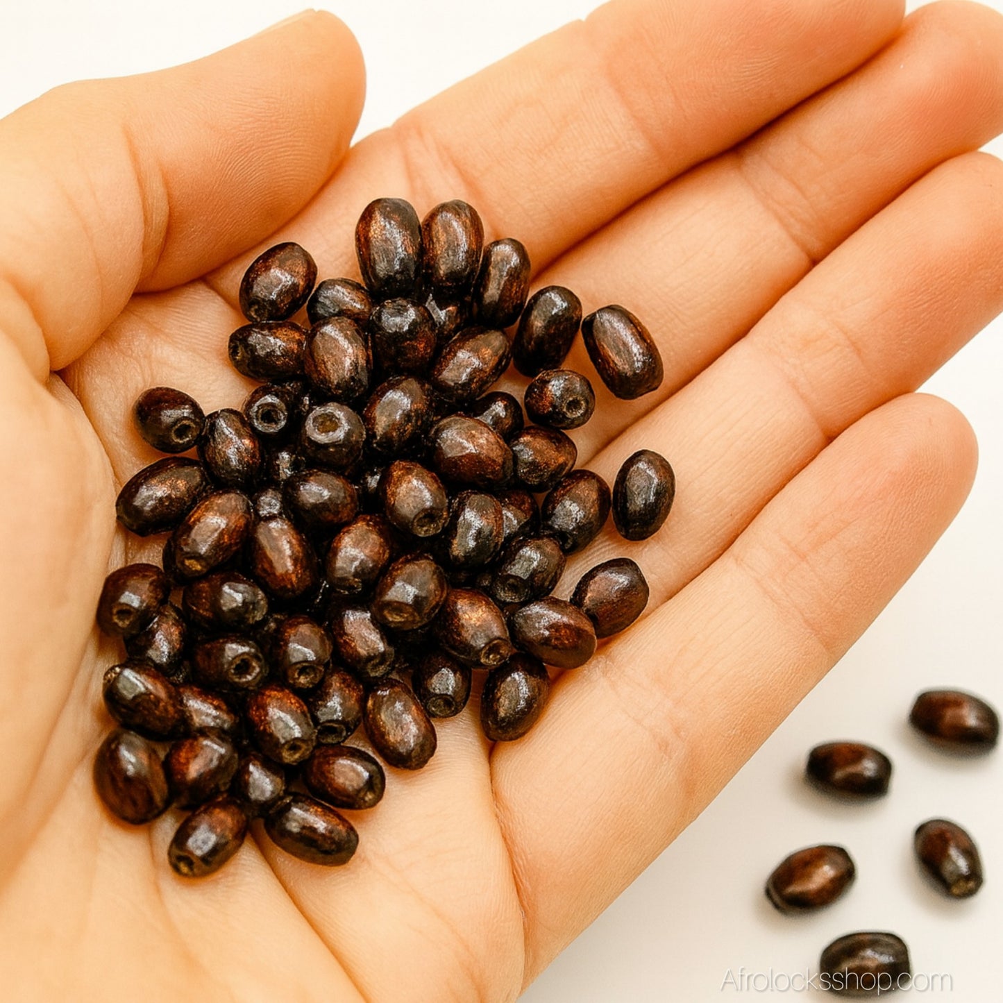 Perles en bois marron – 500 pcs (7 mm, trou 1,5 mm) • Sisterlocks, tresses, DIY 🌰