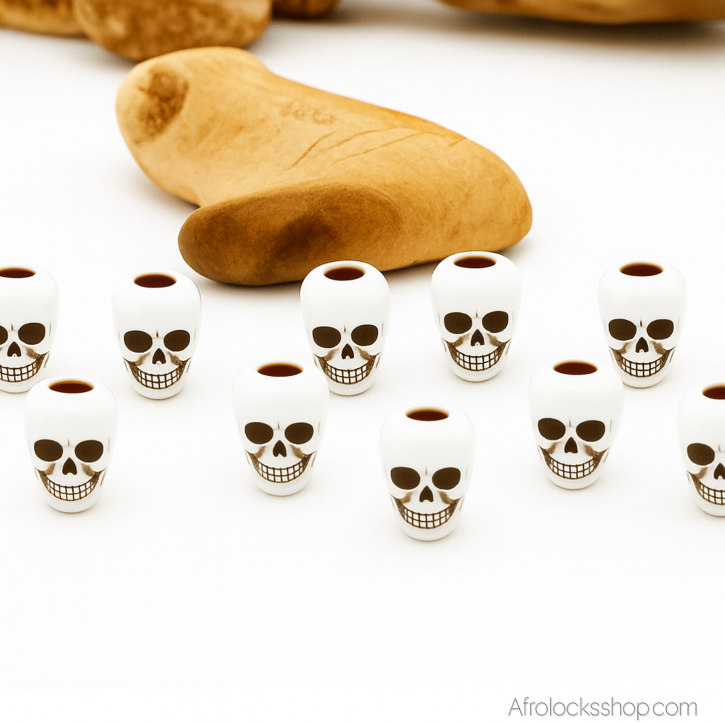 Perles skull – Lot de 10 (écru ou blanc) • trou 5 mm • 1,3 cm • locks, braids, DIY 💀