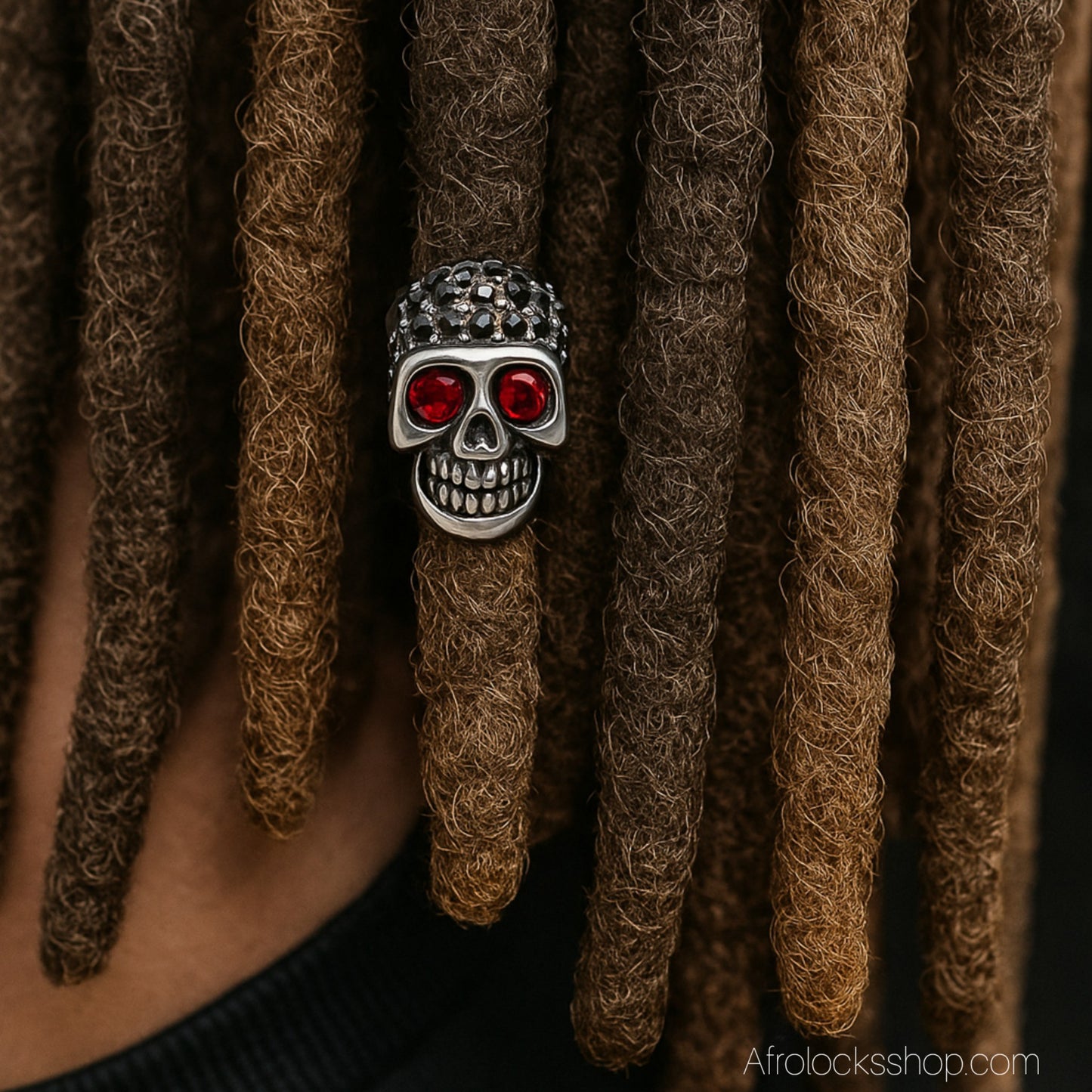 Perle tête de mort – acier inoxydable 316L + strass (trou 6 mm)