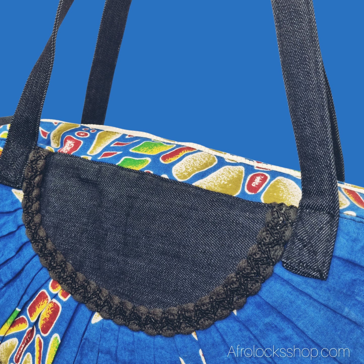 Sac bandoulière wax bleu & jean – pièce unique (35×29 cm) – fronces & fermeture zippée – fait main en France