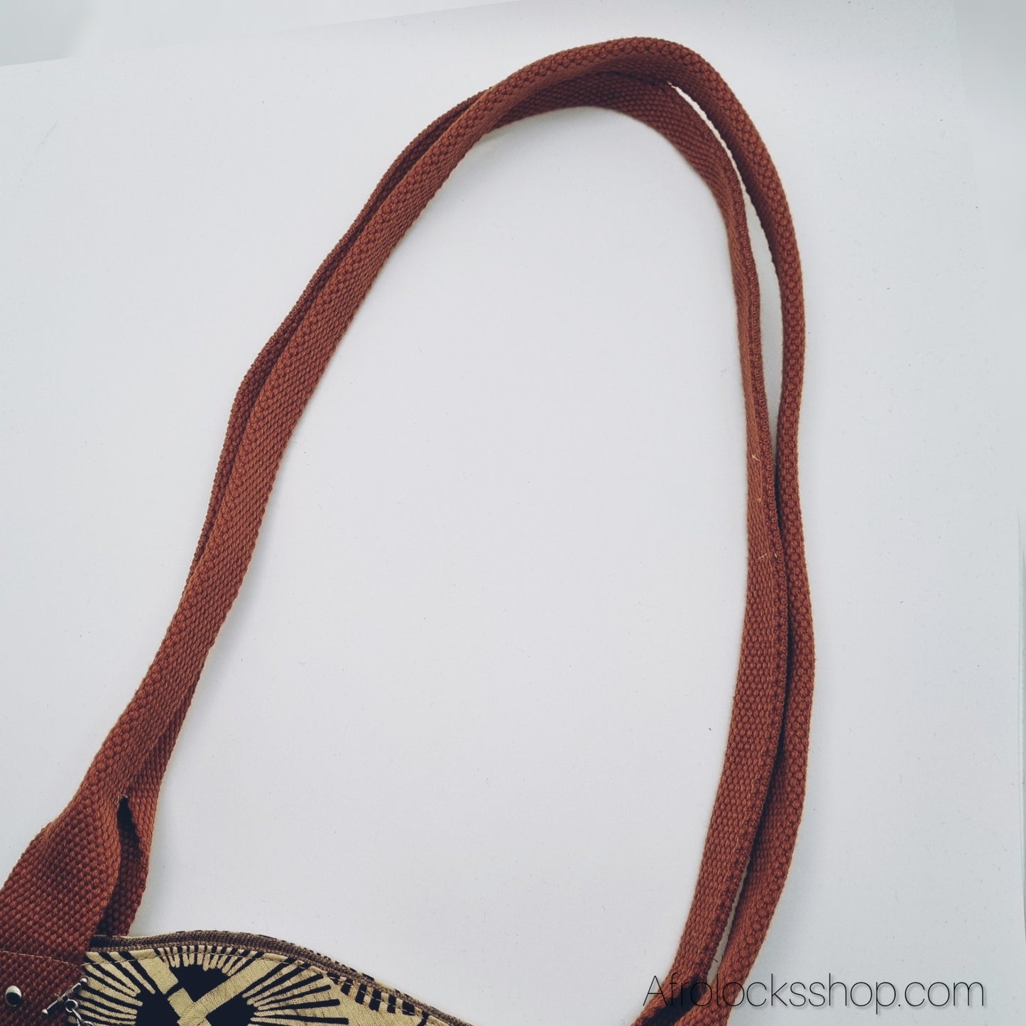 Sac rond en wax – pièce unique 40 cm, poche intérieure & bouton-pression (fait main en France)