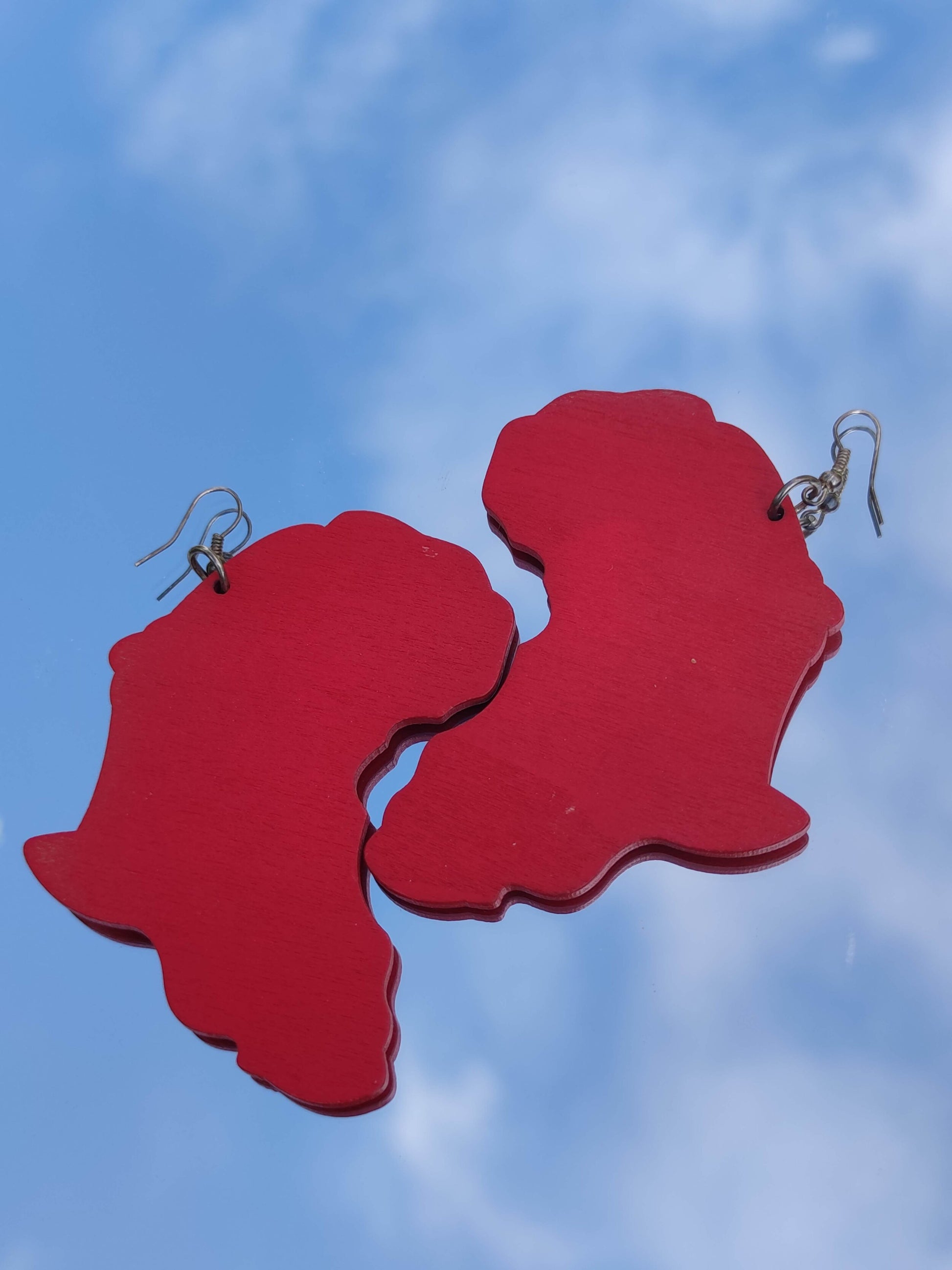 Grandes boucles d'oreilles en bois rouge Afrique continent africain bijou afrocentrique