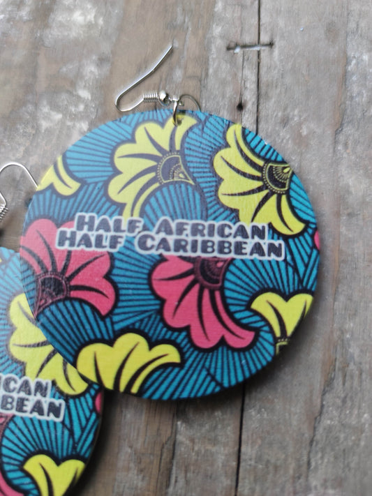 Boucles d'oreilles half african half caribbean - imprimé wax Afrique bleu rose jaune