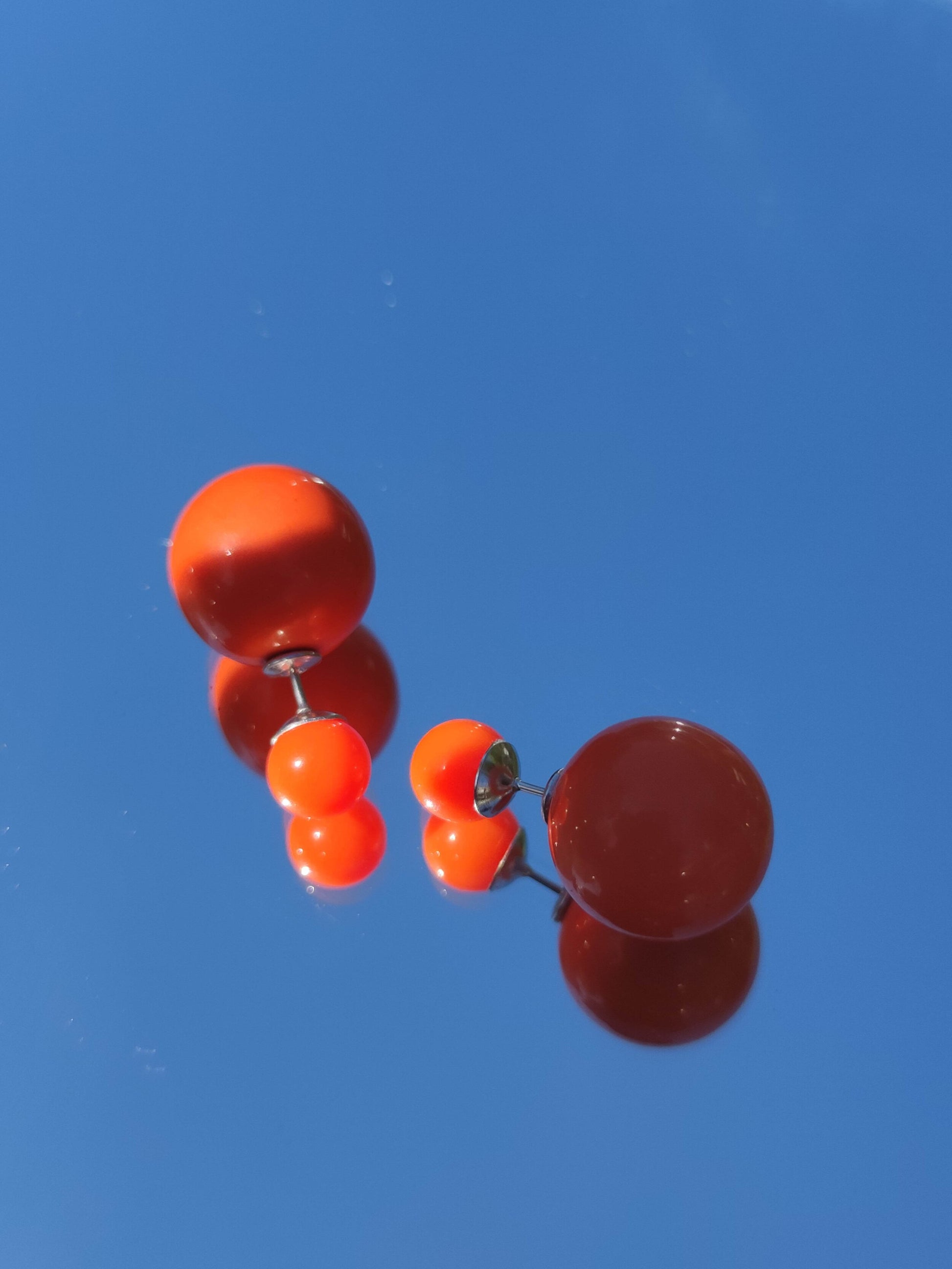 Boucles d'oreilles double face goujon - boules style tribal orange noir blanc bleu-SQ5314599