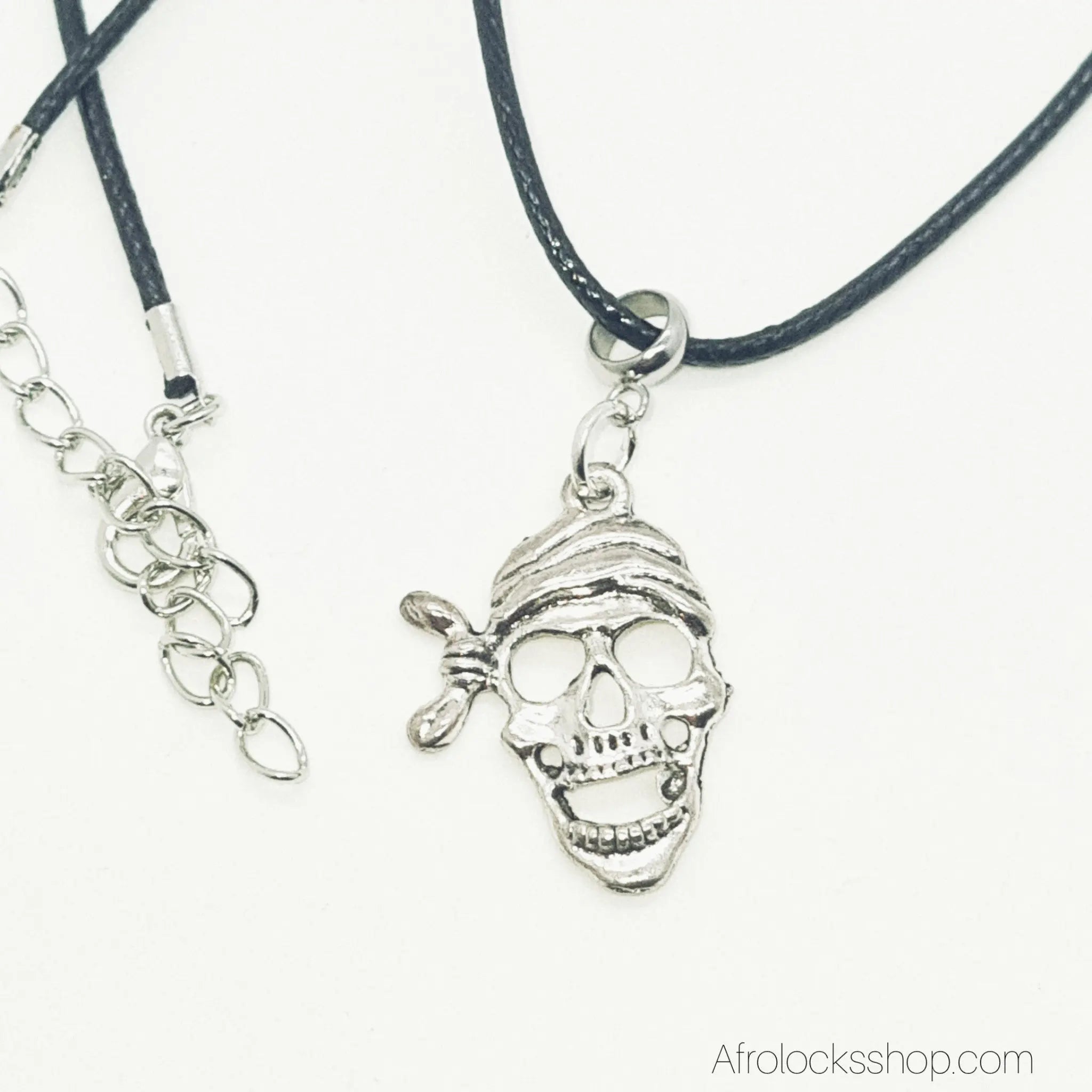collier-cuir-noir-pendentif-pirate - Afro Locks Shop