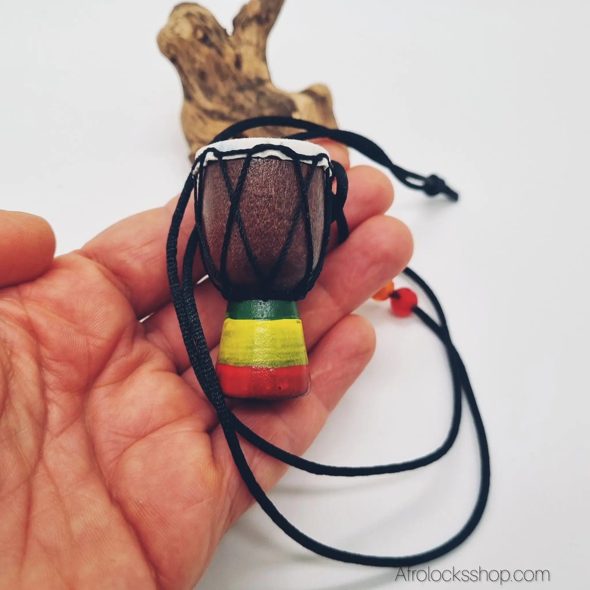 collier-djembe-percussion-bois - Afro Locks Shop
