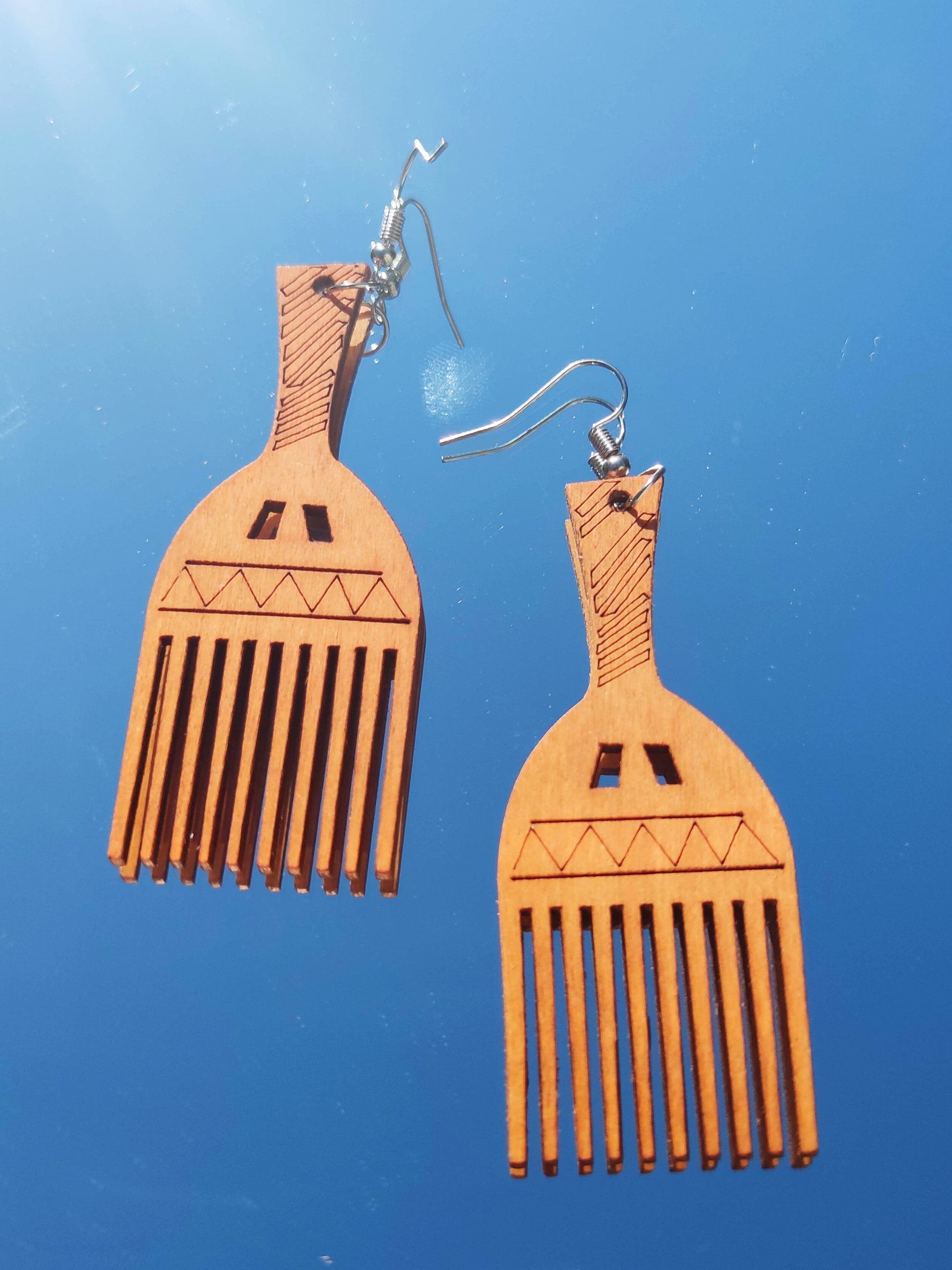 Boucles d'oreilles earrings afro comb peigne en bois avec gravures adinkra symbole africain 2 couleurs-SQ1792712