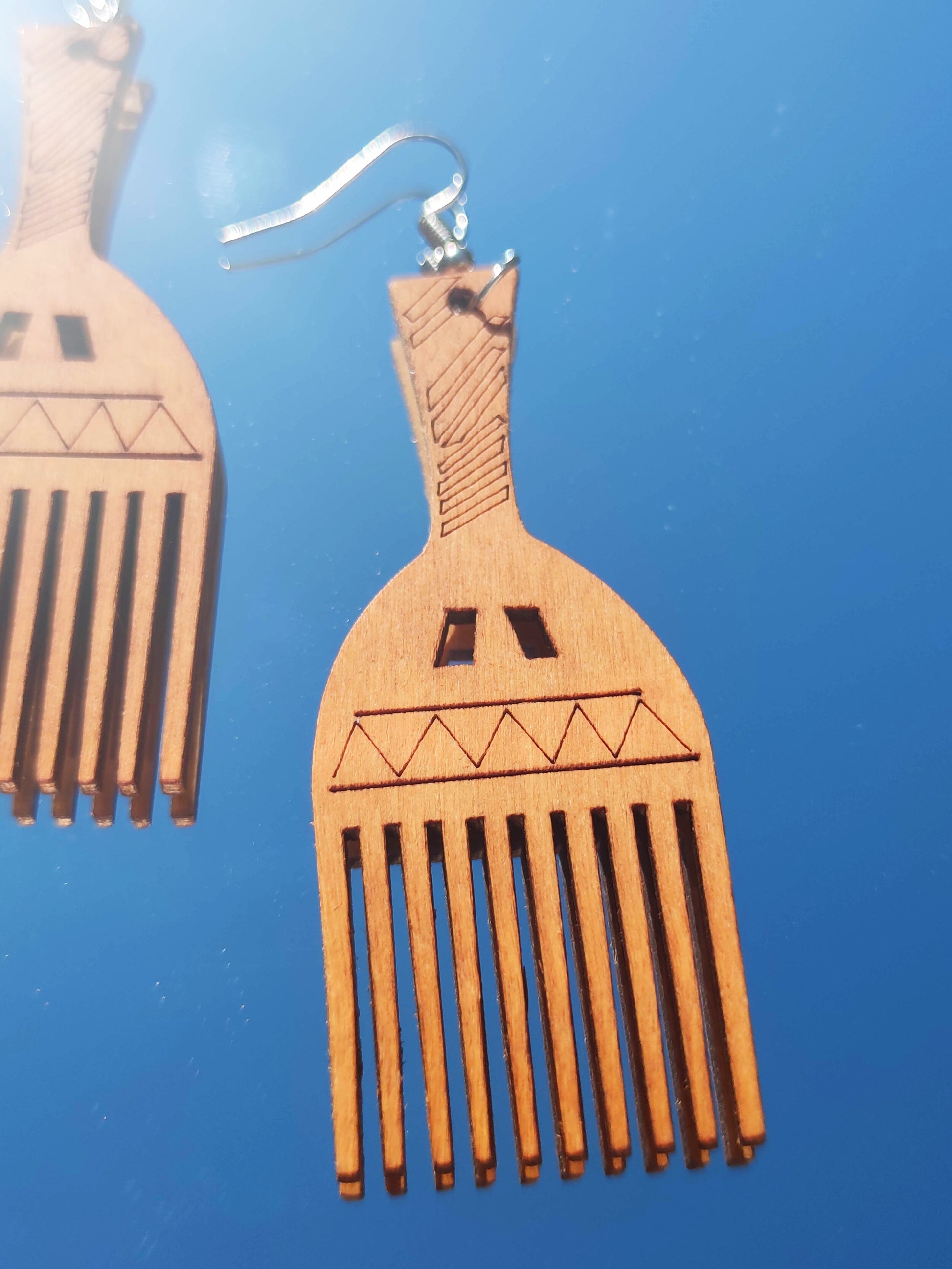 Boucles d'oreilles earrings afro comb peigne en bois avec gravures adinkra symbole africain 2 couleurs-SQ1792712