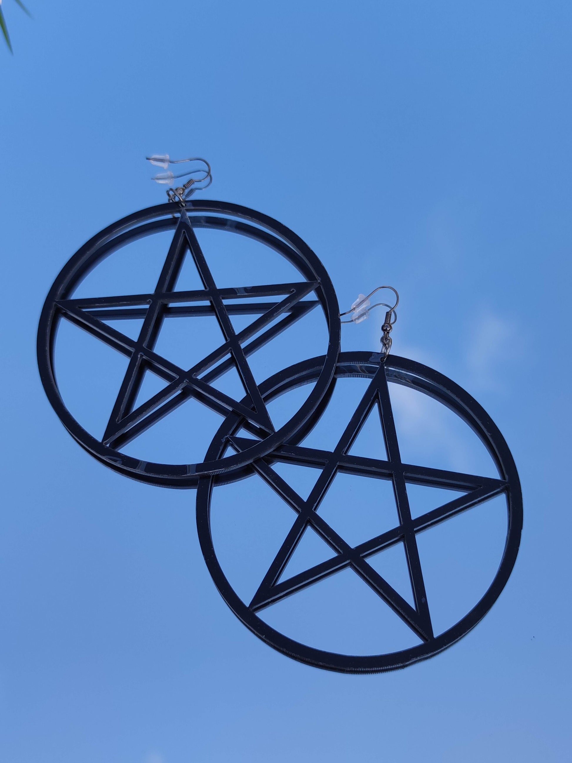 Enormes boucles d'oreilles noires pentagramme grand pentacle de protection