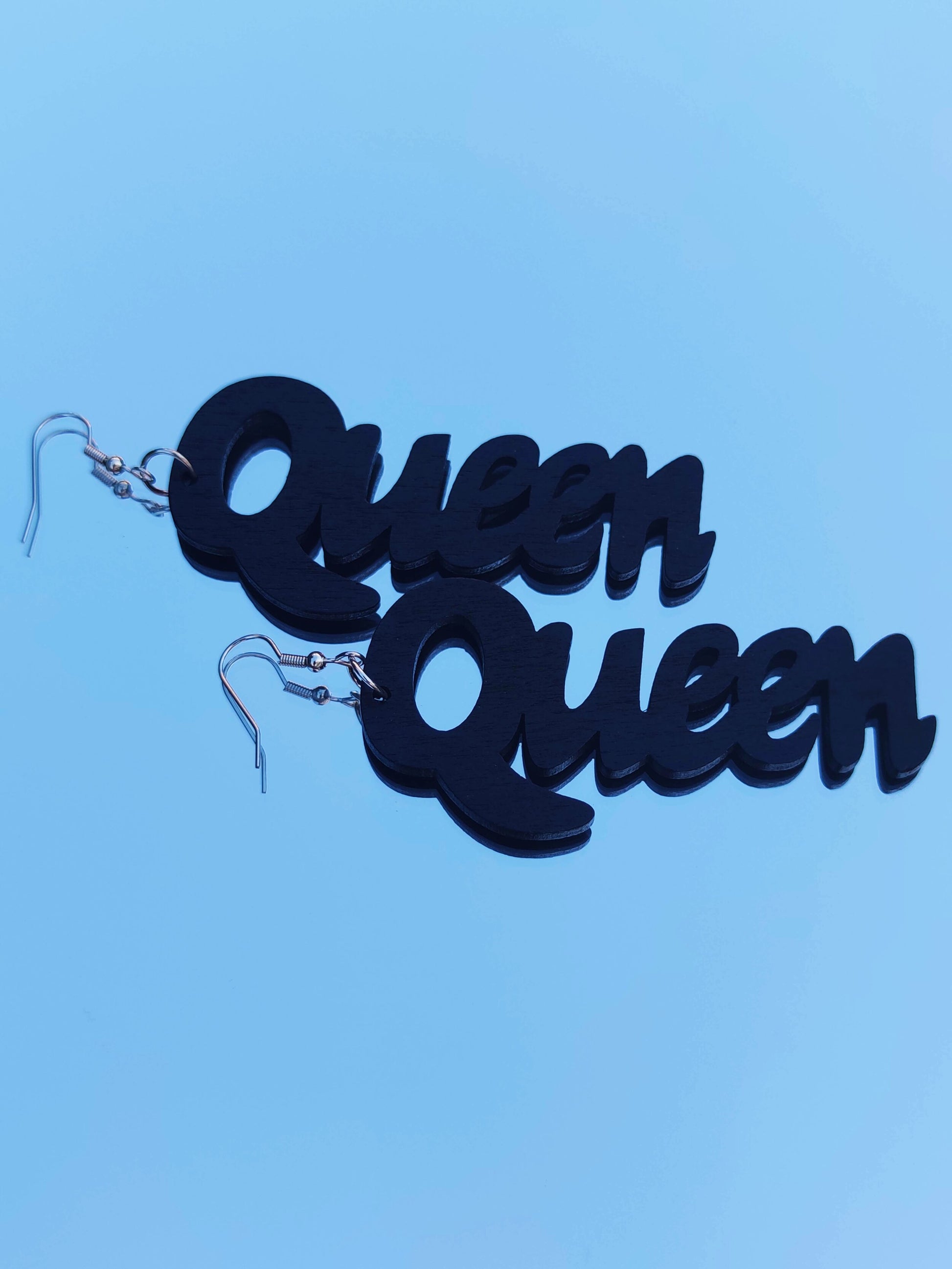 Boucles d'oreilles inscription queen reine en bois plusieurs couleurs-SQ6250771