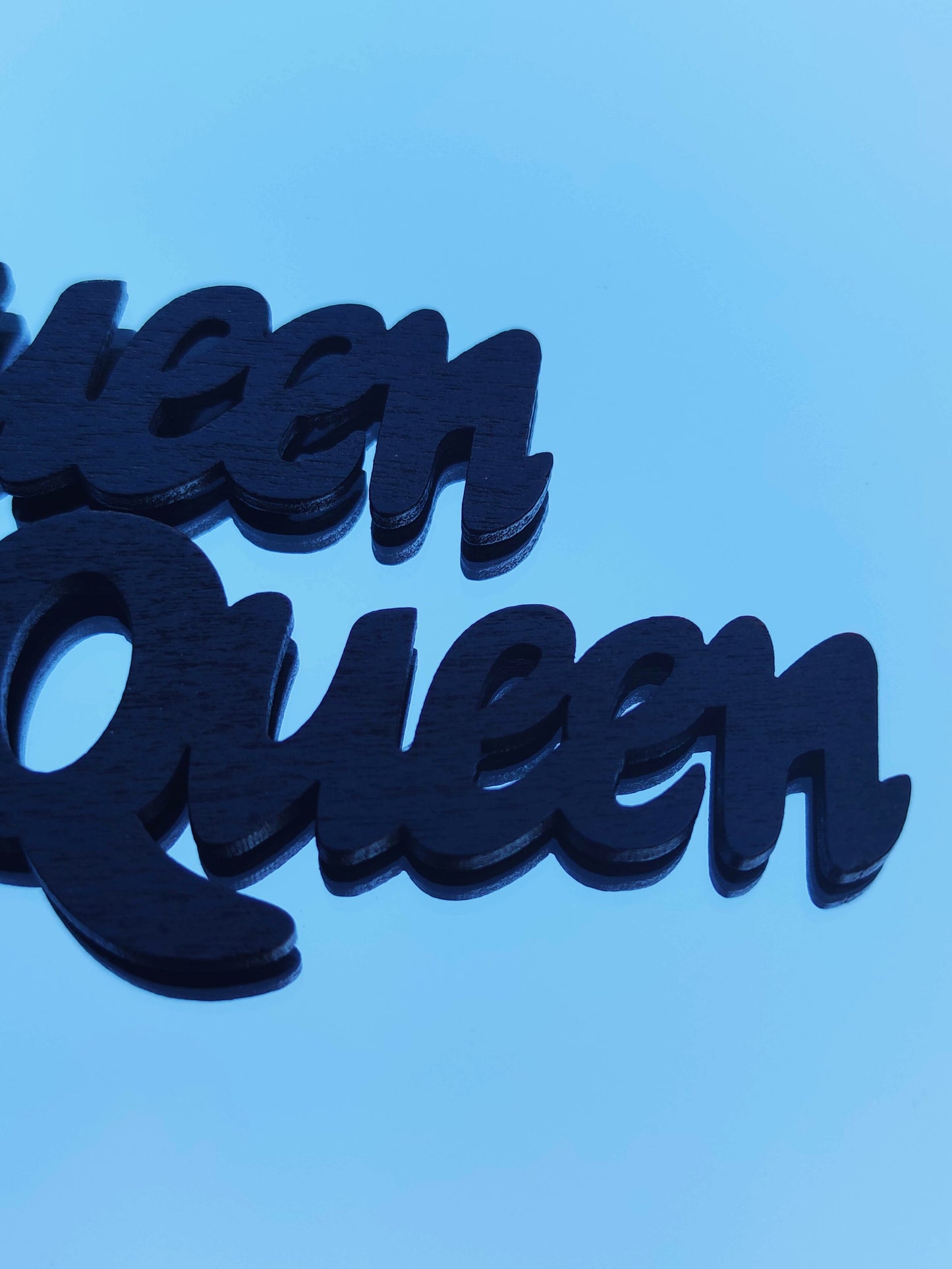 Boucles d'oreilles inscription queen reine en bois plusieurs couleurs-SQ6250771