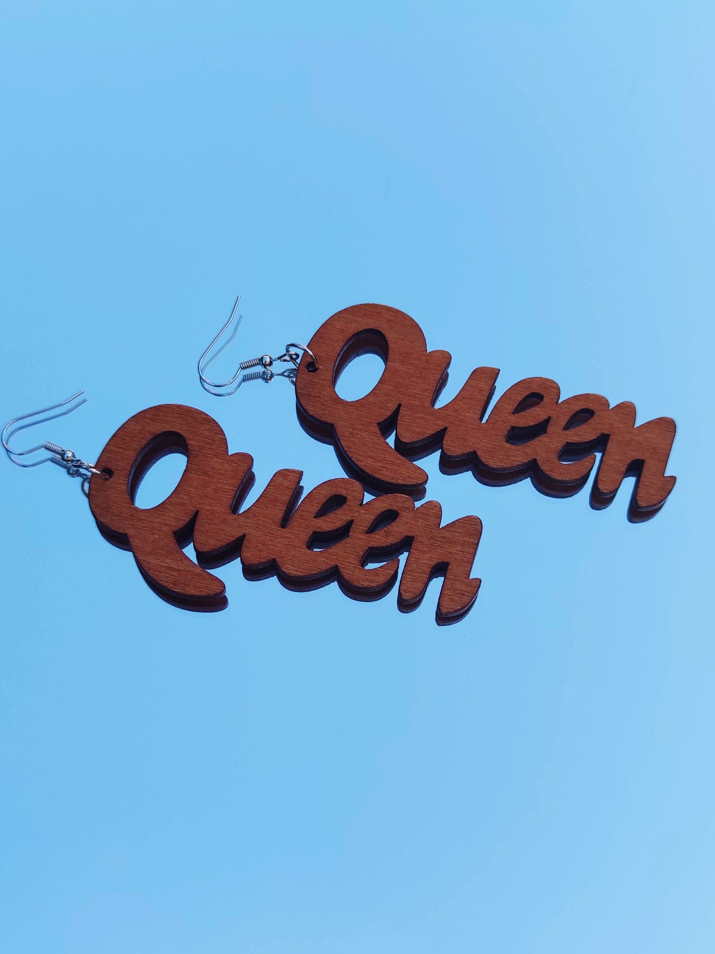 Boucles d'oreilles inscription queen reine en bois plusieurs couleurs-SQ6250771