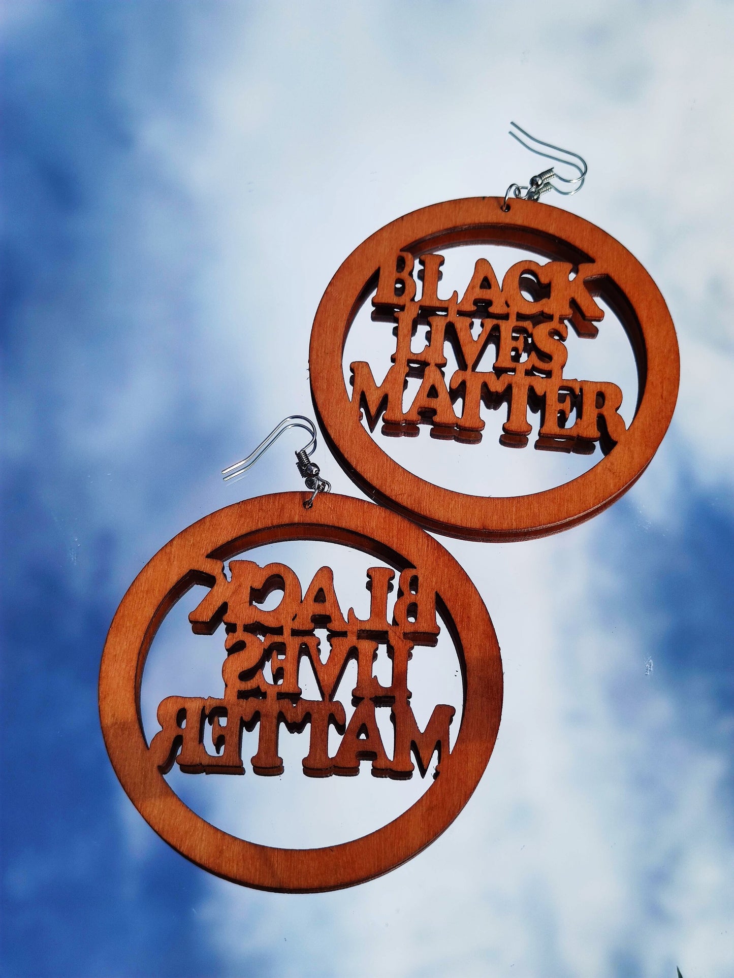 Boucles d'oreilles rondes en bois black lives matter la vie des noirs compte 3 couleurs disponibles-SQ8995750