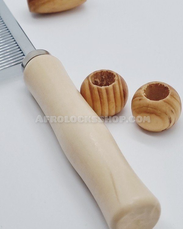 Peigne avec dents en métal très résistantes