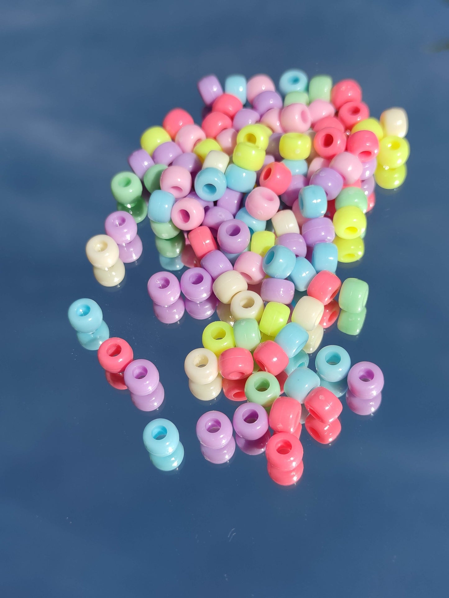 Lot de 100 perles colorées rondes - pour tresses dreadlocks petite fille