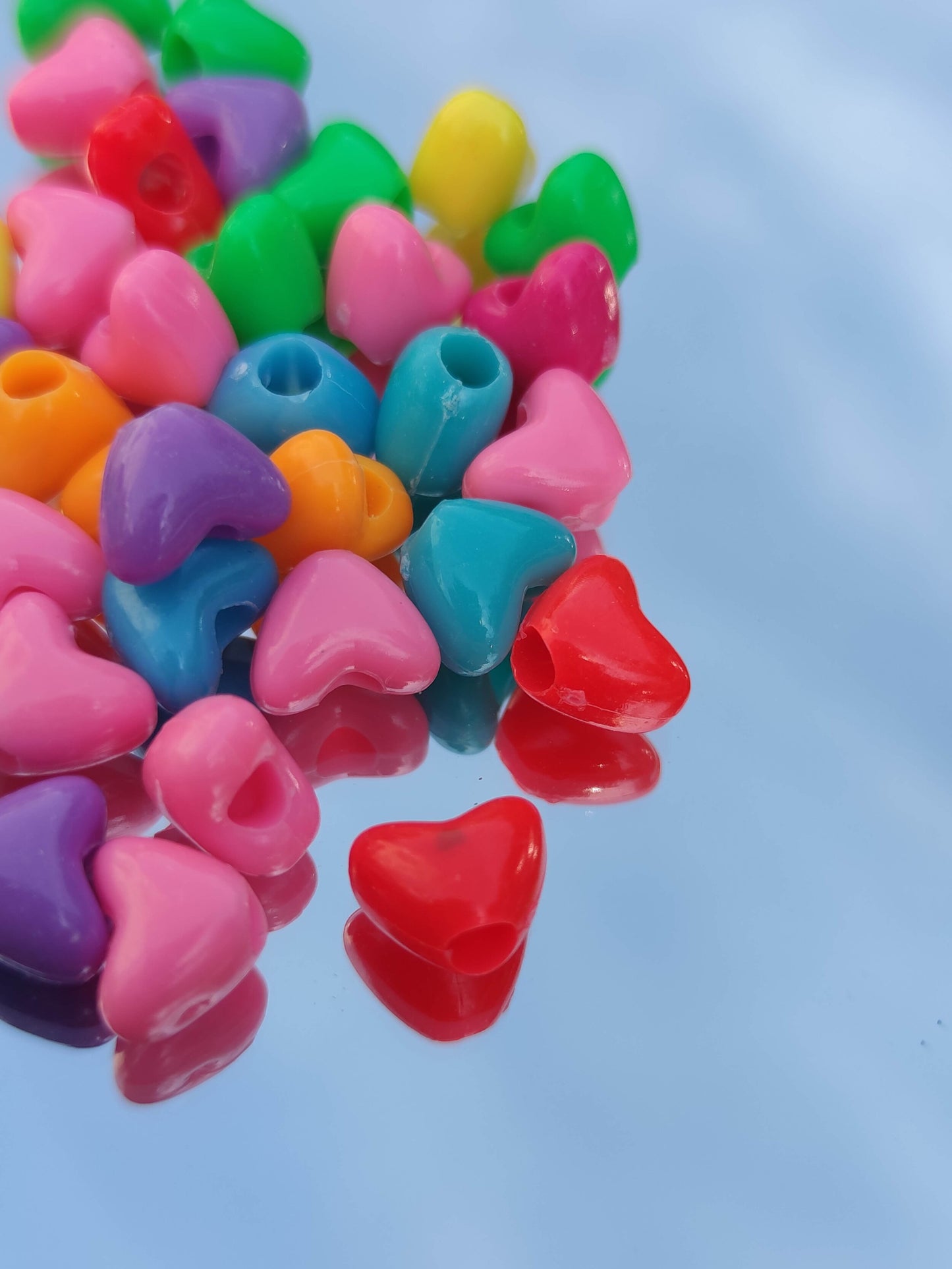 Perles colorées acrylique coeur - couleurs vives arc-en-ciel pour fille