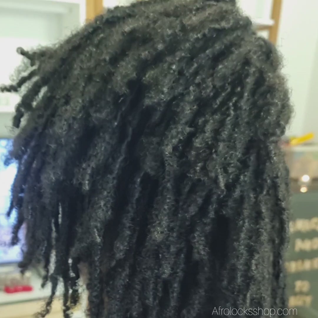 video idee coiffure microlocks avec bijoux